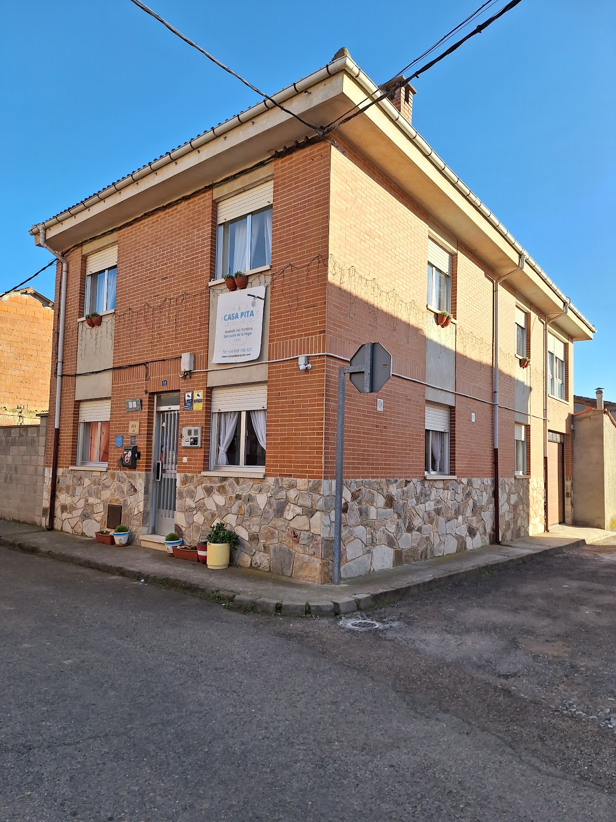 Casa Pita photo 14, villa accommodation in San Justo de la Vega on the Camino Frances