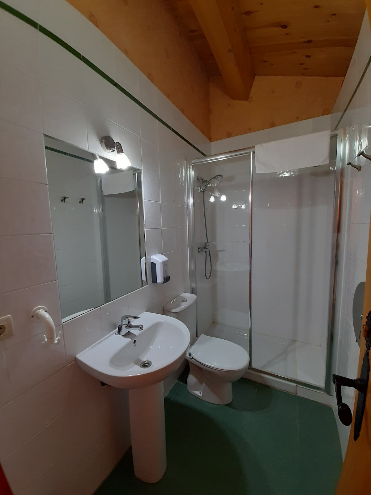 Albergue El Pajar de Agés photo 10, albergue accommodation in Agés on the Camino Frances