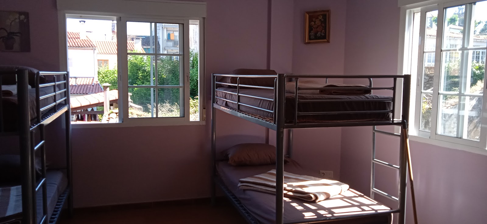 Albergue O Apalpador photo 2, albergue accommodation in Melide on the Camino Frances