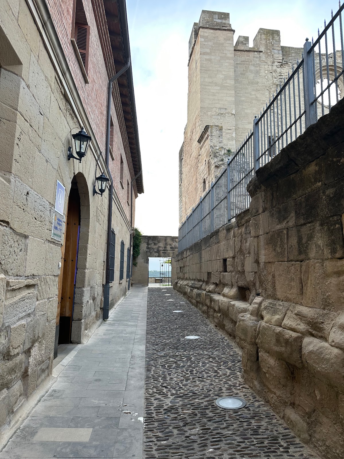 Albergue peregrinos Viana - Andrés Muñoz, albergue accommodation in Viana on the Camino Frances
