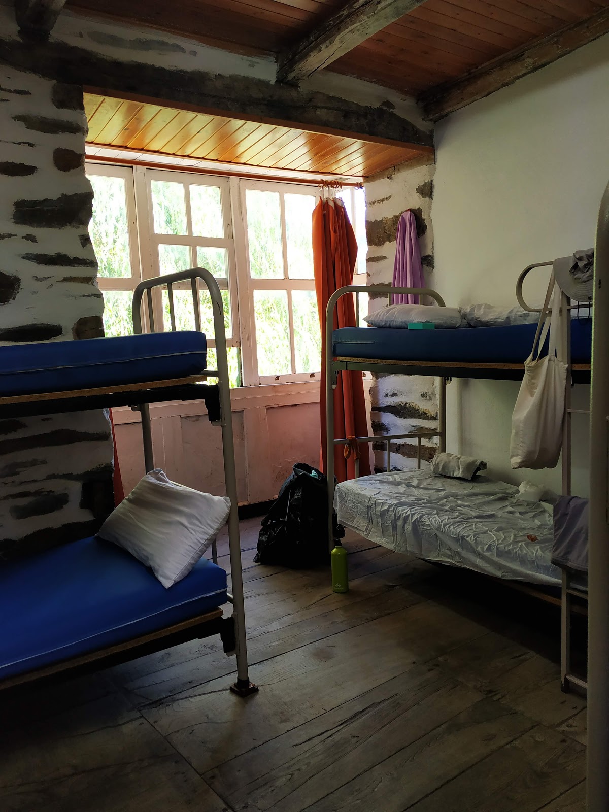 Albergue Aitzenea photo 2, albergue accommodation in Triacastela on the Camino Frances