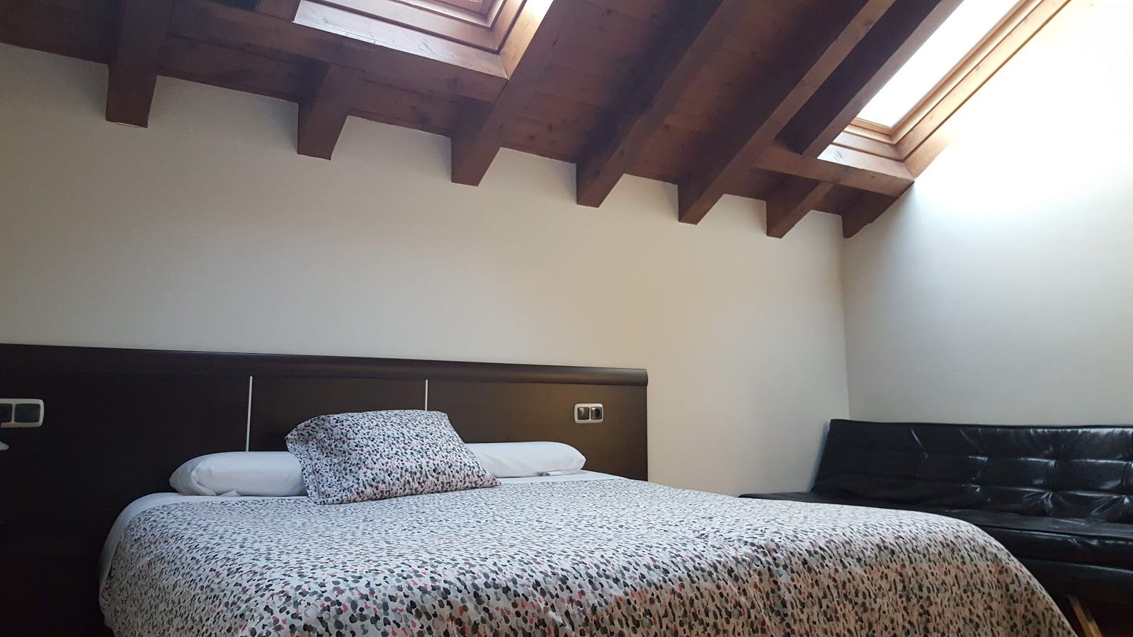Apartamentos Irati photo 7, apartment accommodation in Espinal on the Camino Frances