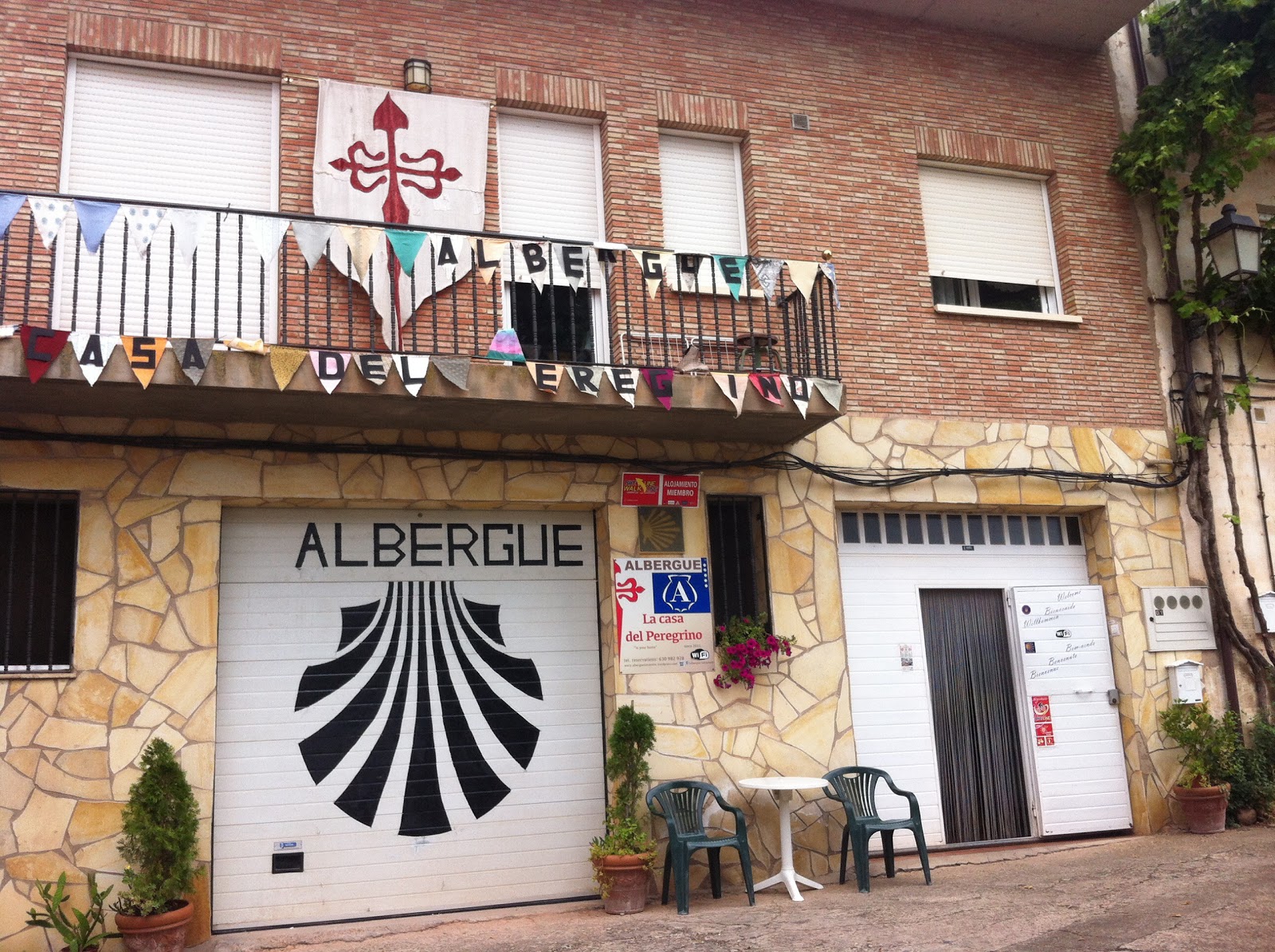 Albergue de peregrinos, la casa del peregrino Ángel., albergue accommodation in Navarrete on the Camino Frances