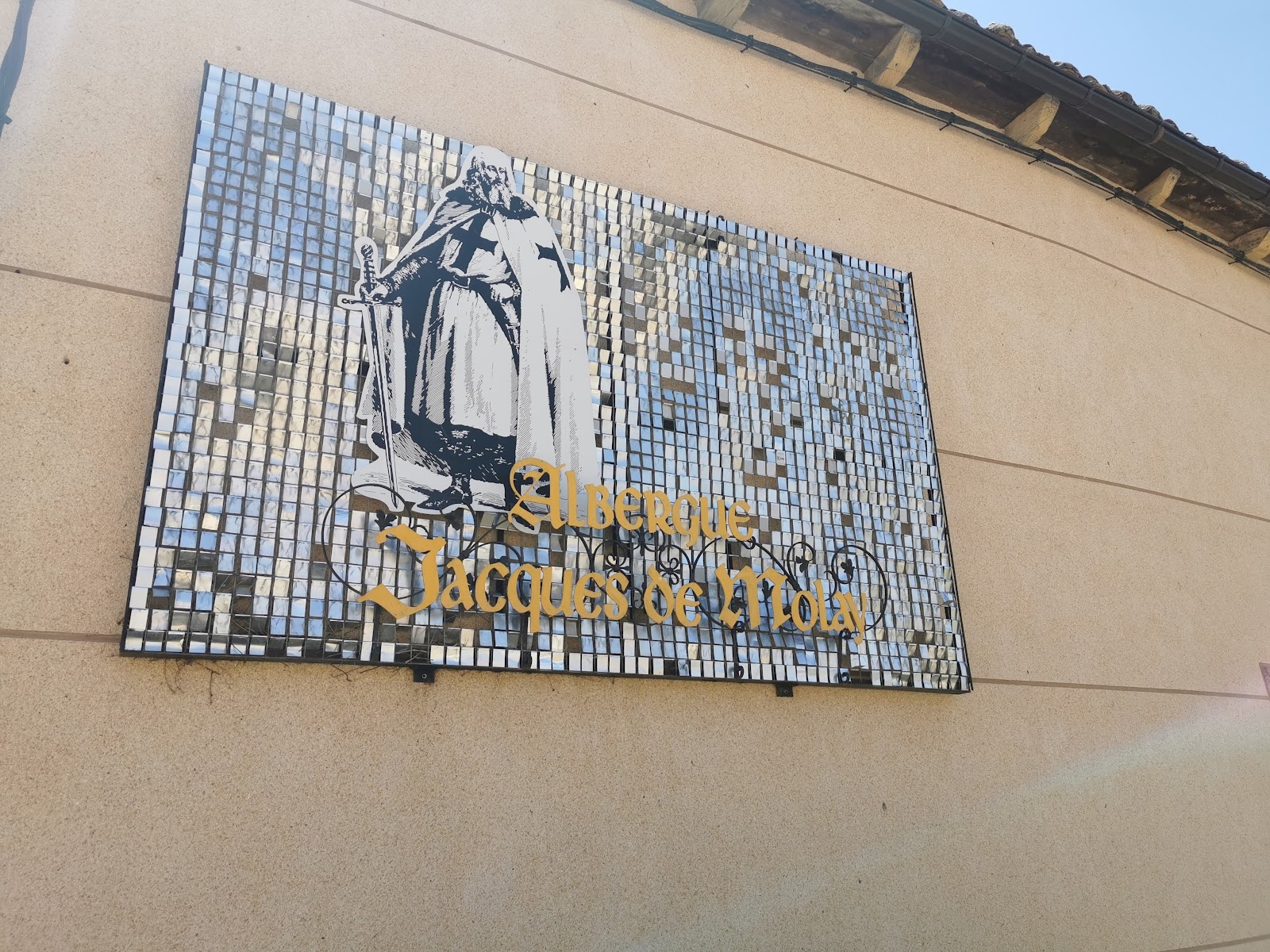 Hostel Jacques De Molay photo 4, albergue accommodation in Terradillos de los Templarios on the Camino Frances