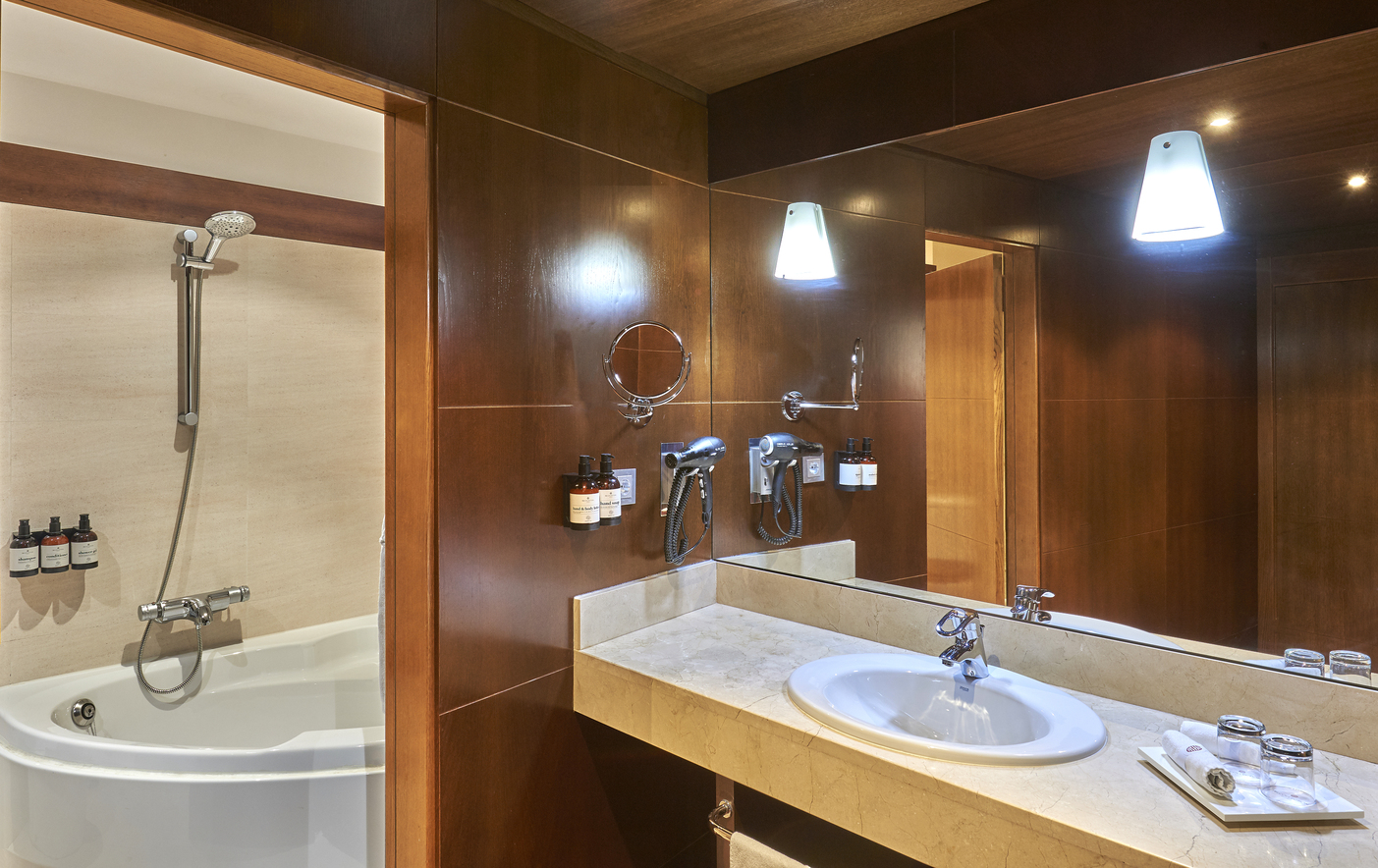 Hotel NH Collection Palacio de Burgos photo 4, hotel accommodation in Burgos on the Camino Frances