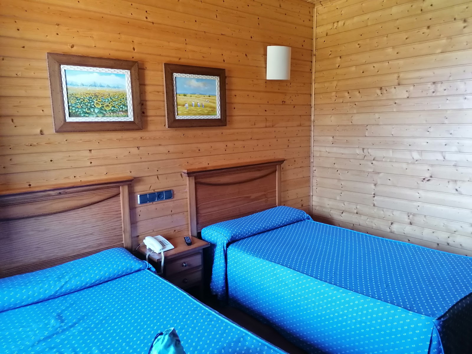 La Cabaña photo 2, pension accommodation in Os Chacotes on the Camino Frances