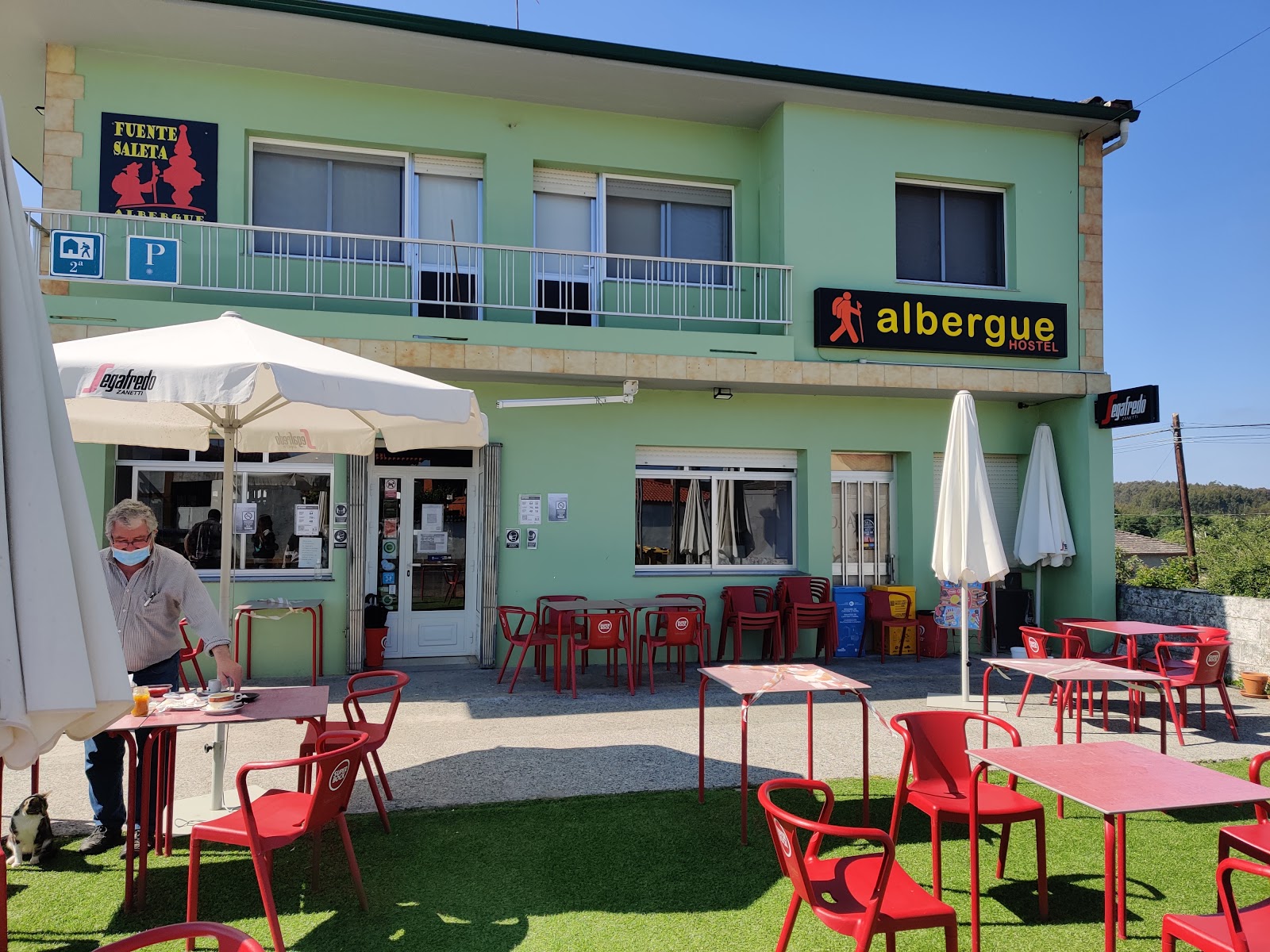 Albergue Fuente Saleta photo 4, albergue accommodation in Boente on the Camino Frances