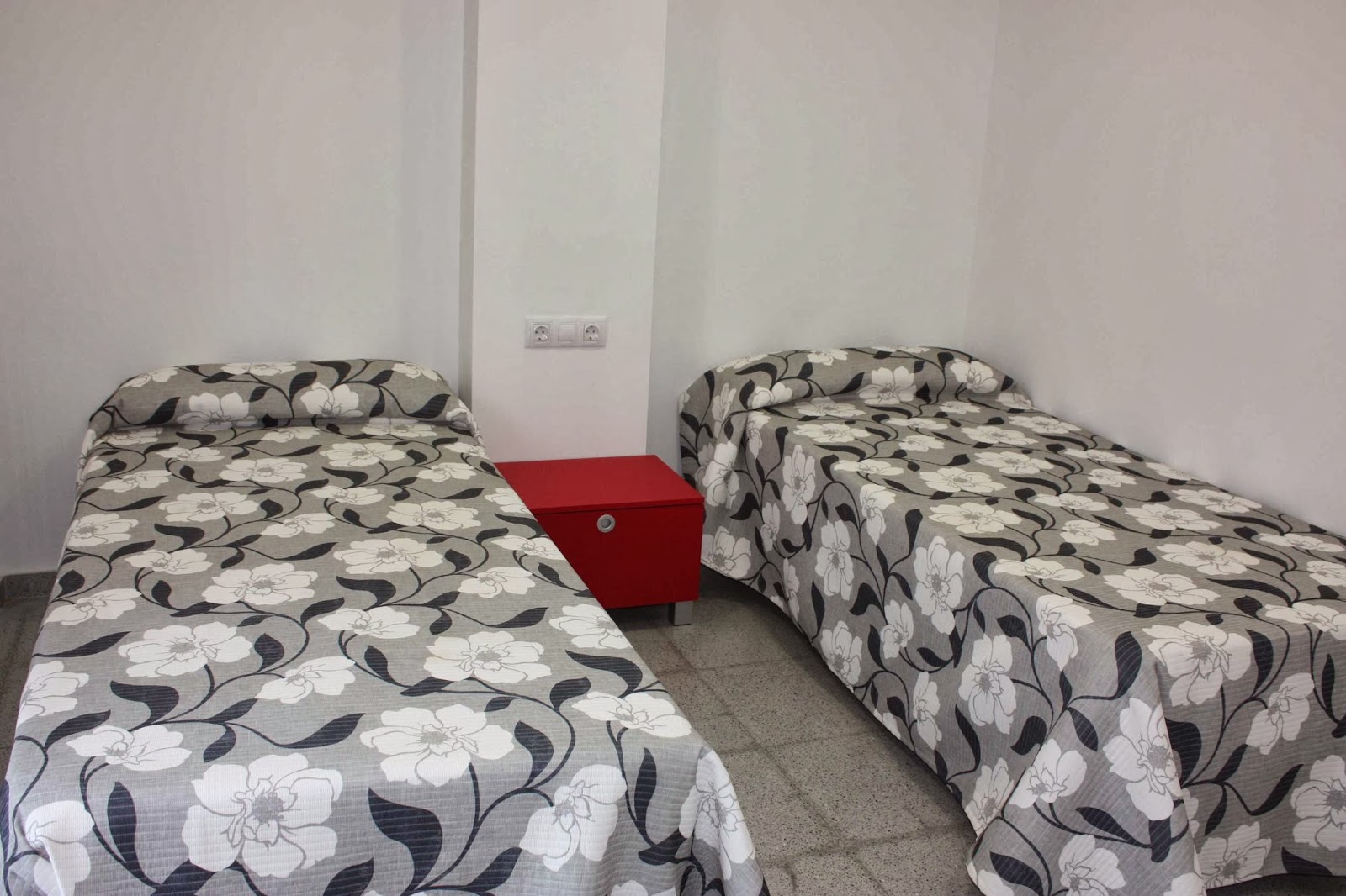 albergue izar photo 2, albergue accommodation in Viana on the Camino Frances