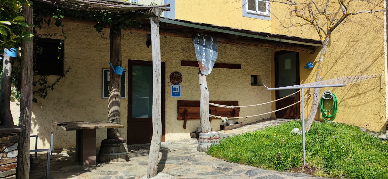 Albergue O Solpor Fillobal photo 17, hostel accommodation in Fillobal on the Camino Frances
