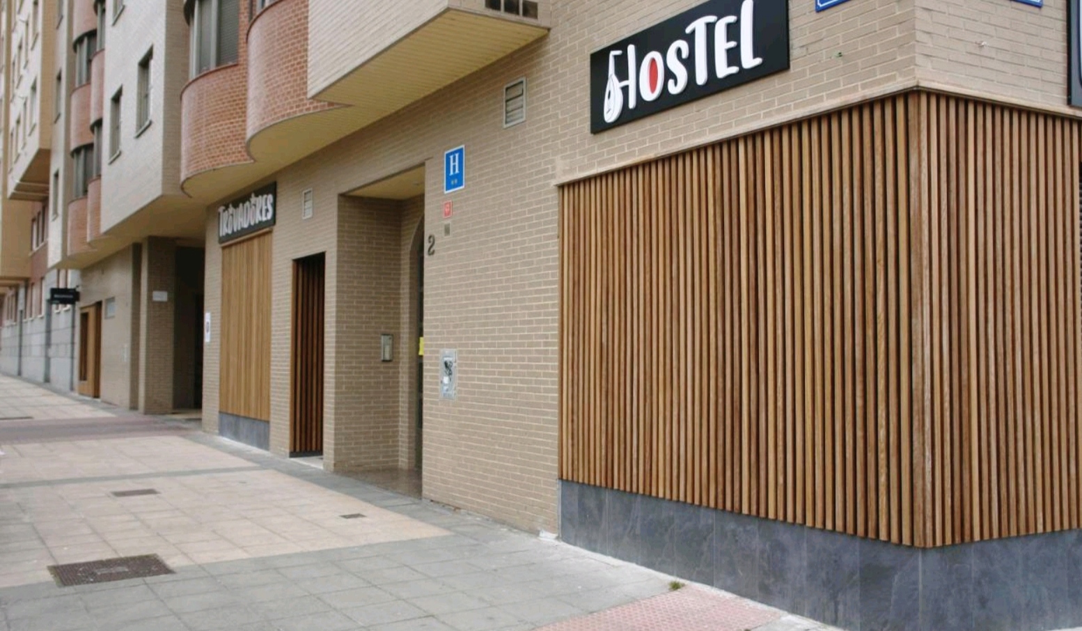 Hostel Trovadores, albergue accommodation in Burgos on the Camino Frances