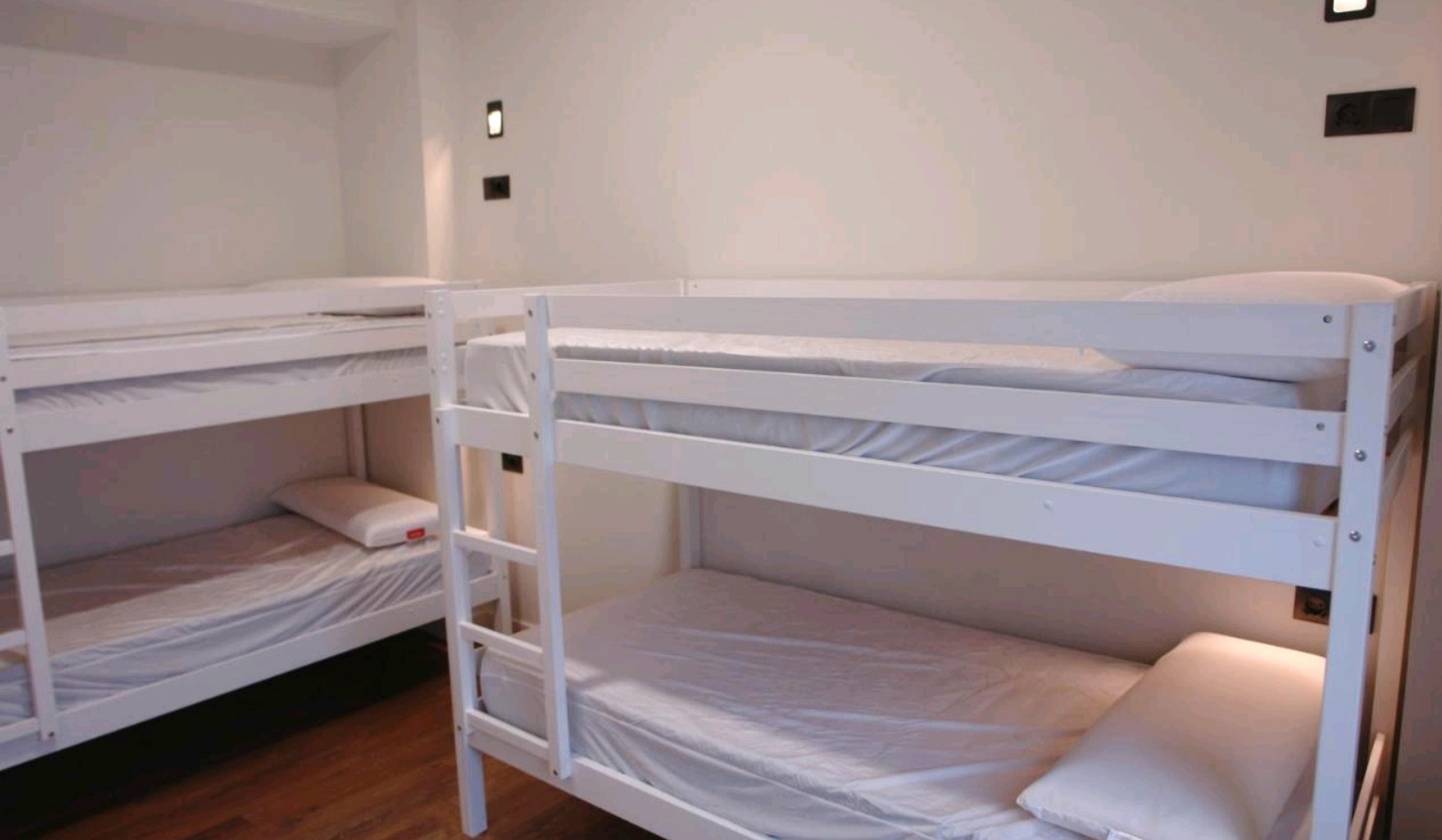 Hostel Trovadores photo 2, albergue accommodation in Burgos on the Camino Frances
