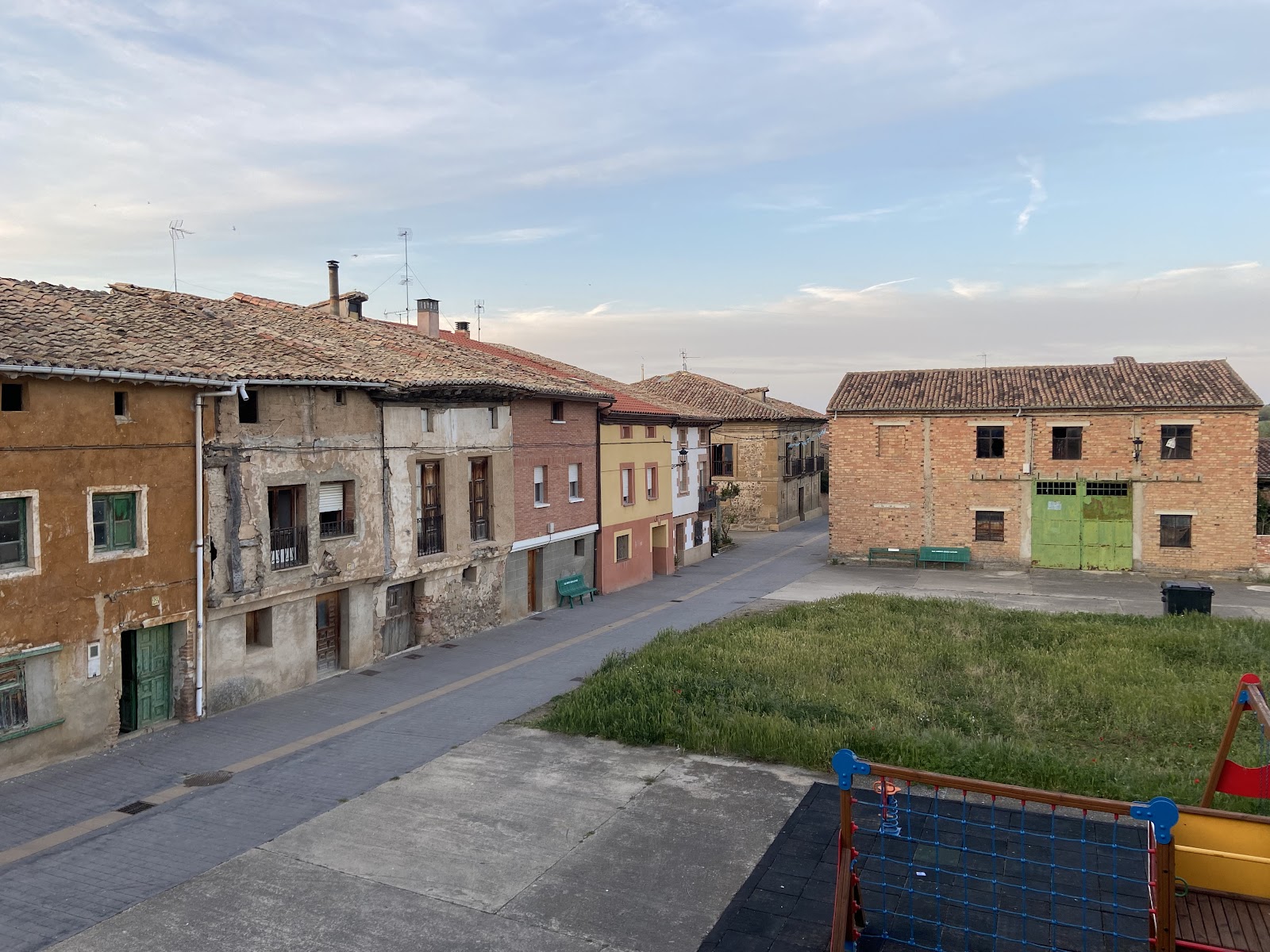 Albergue Essentia, albergue accommodation in Redecilla del Camino on the Camino Frances