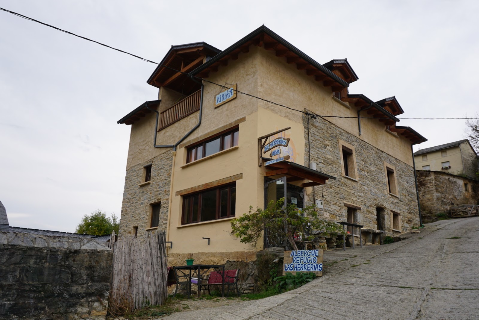 Albergue Las Herrerías - Miriam, albergue accommodation in Las Herrerías on the Camino Frances