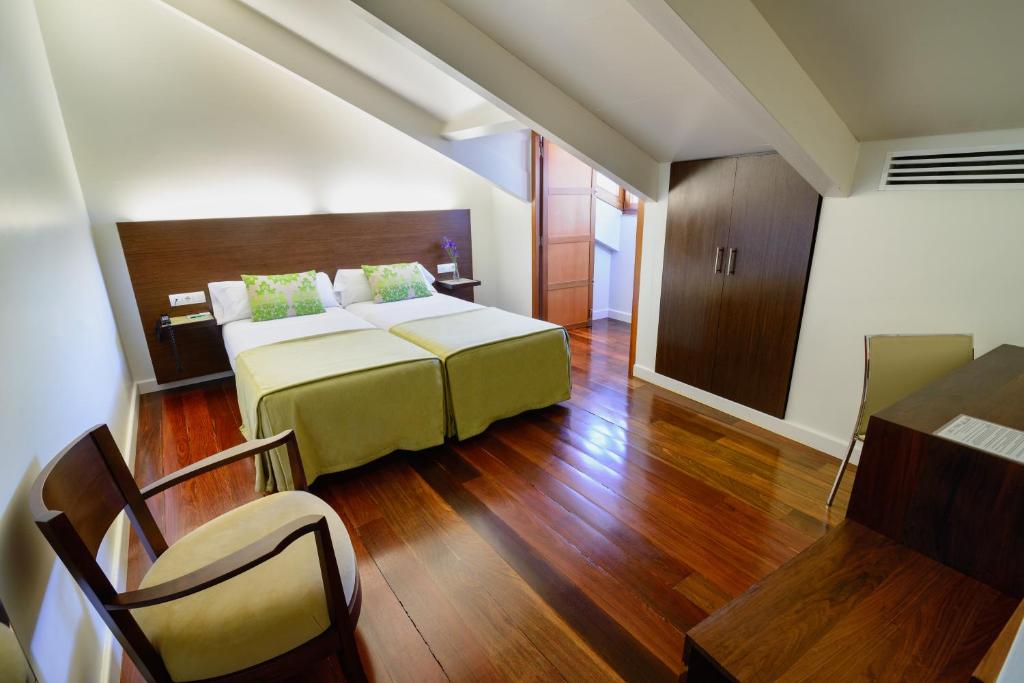 Hotel Posada Plaza Mayor photo 2, hotel accommodation in Villafranca del Bierzo on the Camino Frances
