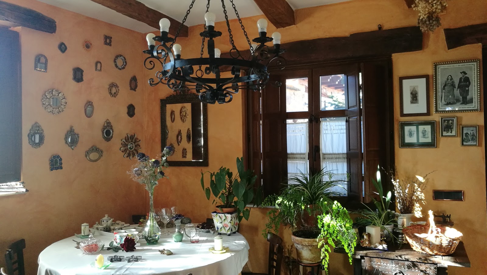 Hotel Rural LA VELETA photo 4, hotel accommodation in Murias de Rechivaldo on the Camino Frances