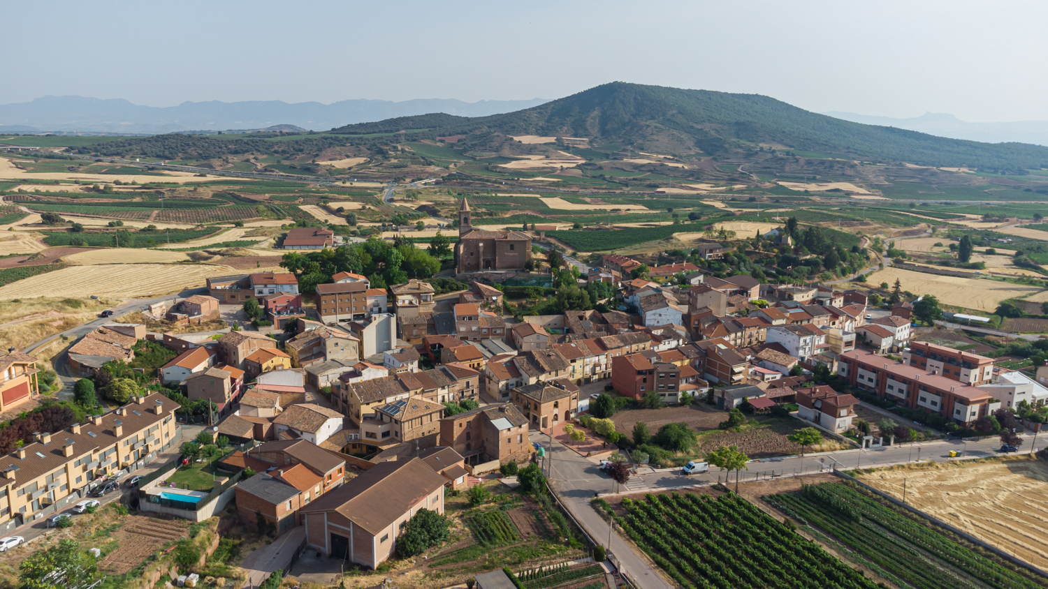 Albergue San Saturnino, albergue accommodation in Ventosa on the Camino Frances