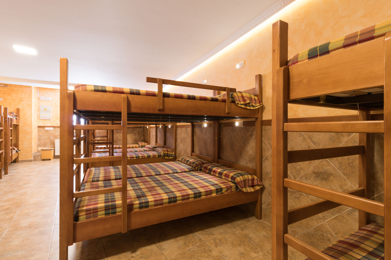 Albergue Cuatro Cantones | Belorado photo 7, albergue accommodation in Belorado on the Camino Frances