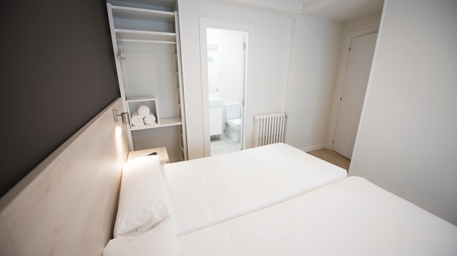 Happy Hostal Carrales | Alojamiento en el Centro de Burgos photo 9, pension accommodation in Burgos on the Camino Frances