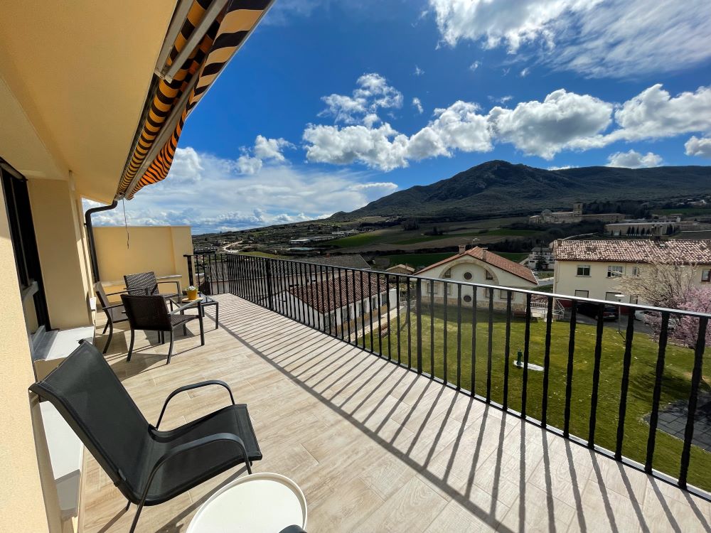 APARTAMENTOS MONTEJURRA photo 6, apartment accommodation in Ayegui on the Camino Frances