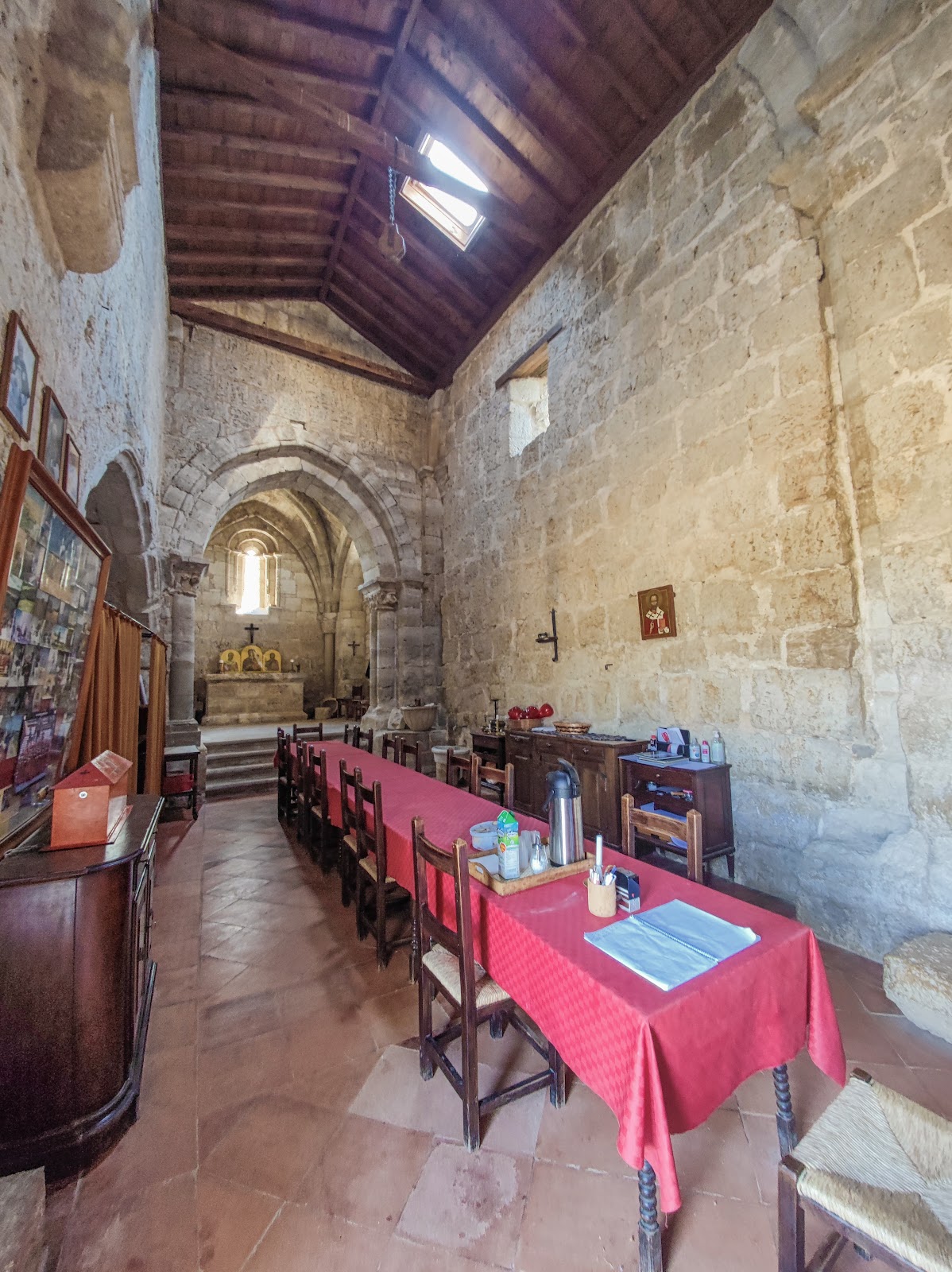 Ermita de San Nicolás photo 3, albergue accommodation in San Nicolás de Puente Fitero on the Camino Frances