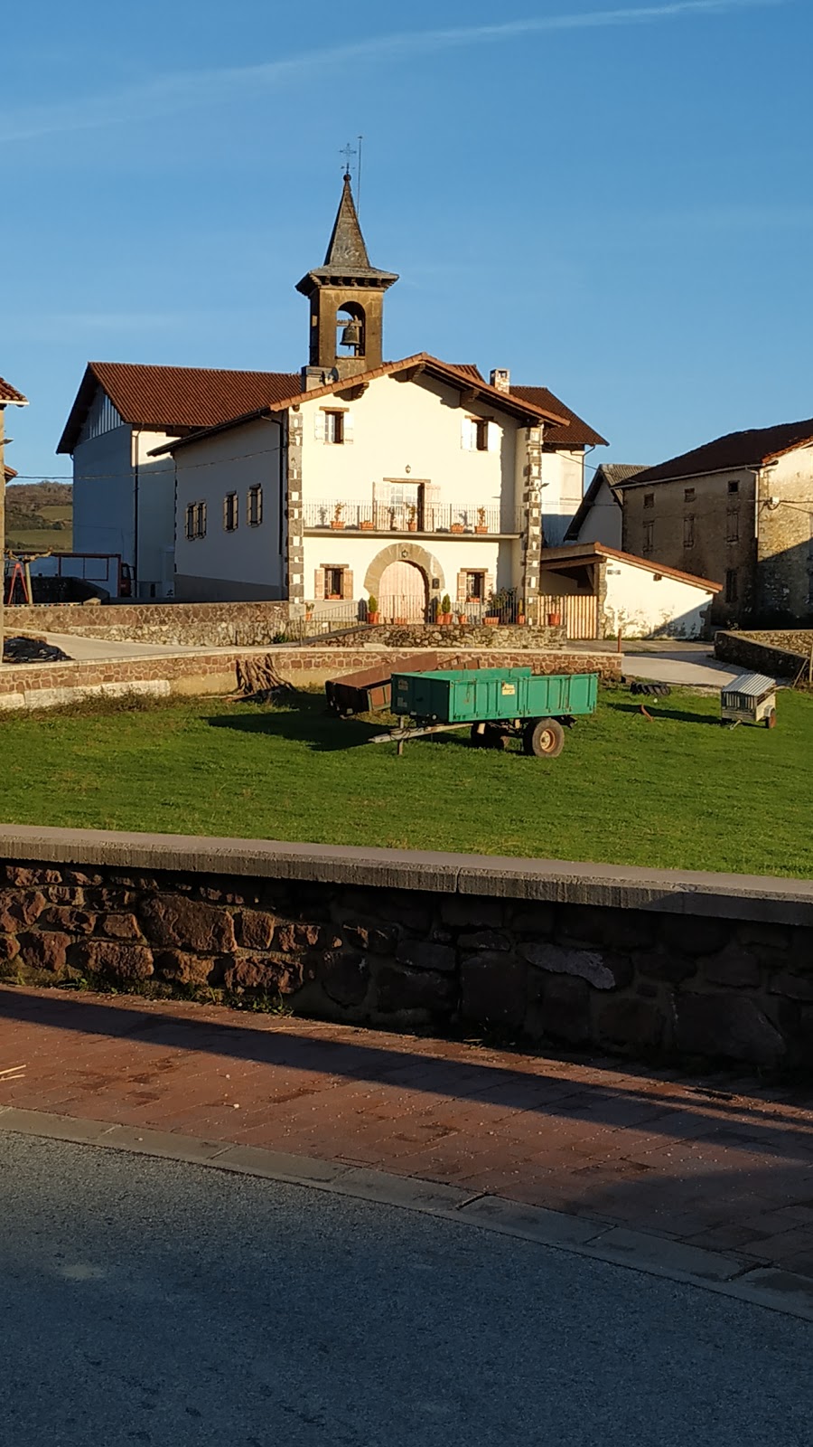 Casas rurales Maitetxu y Orreaga, pension accommodation in Biskarreta on the Camino Frances
