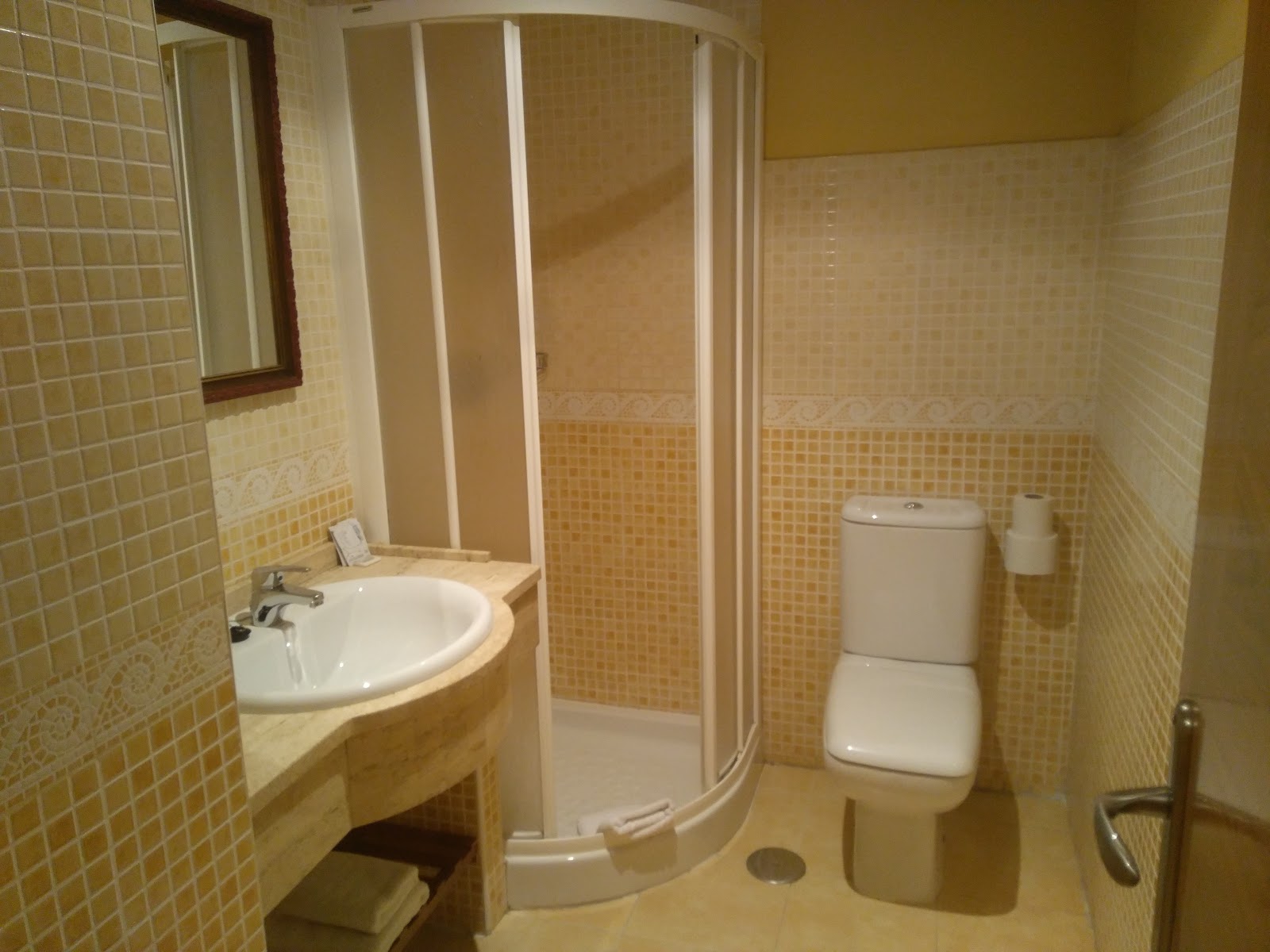 Hostal Quevedo photo 5, pension accommodation in León on the Camino Frances