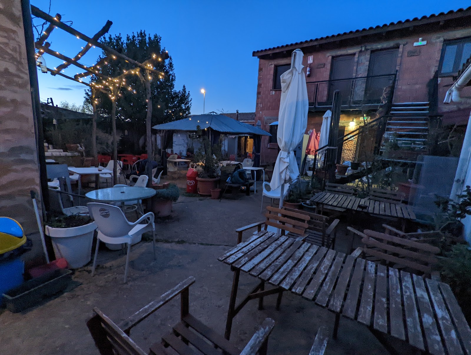Albergue Santa Clara photo 4, albergue accommodation in Bercianos del Real Camino on the Camino Frances