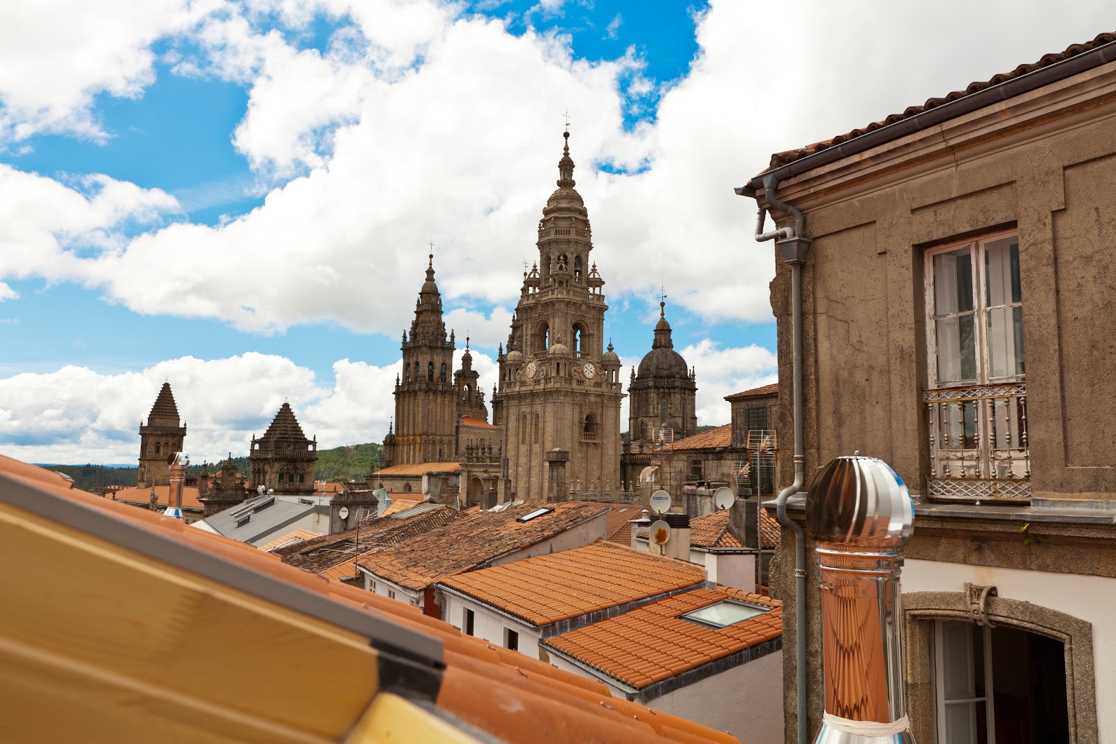 Hotel Montenegro Compostela, hotel accommodation in Santiago de Compostela on the Camino Frances