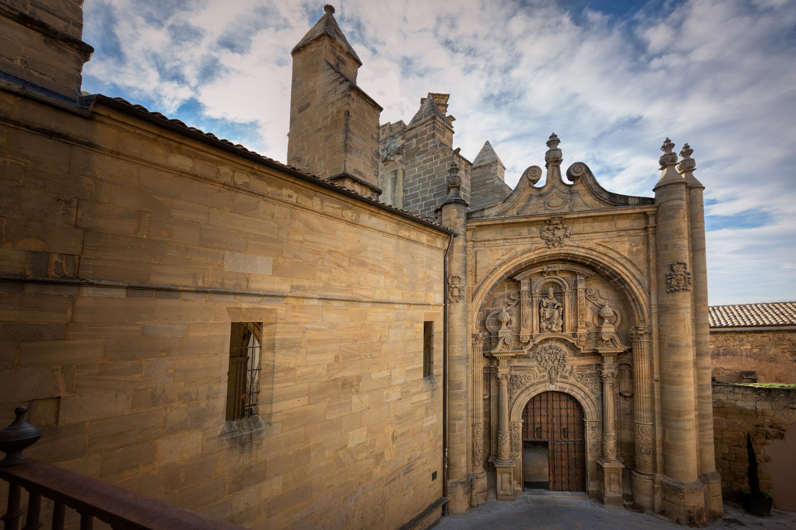 Palacio de Pujadas by Pandora Hoteles, hotel accommodation in Viana on the Camino Frances