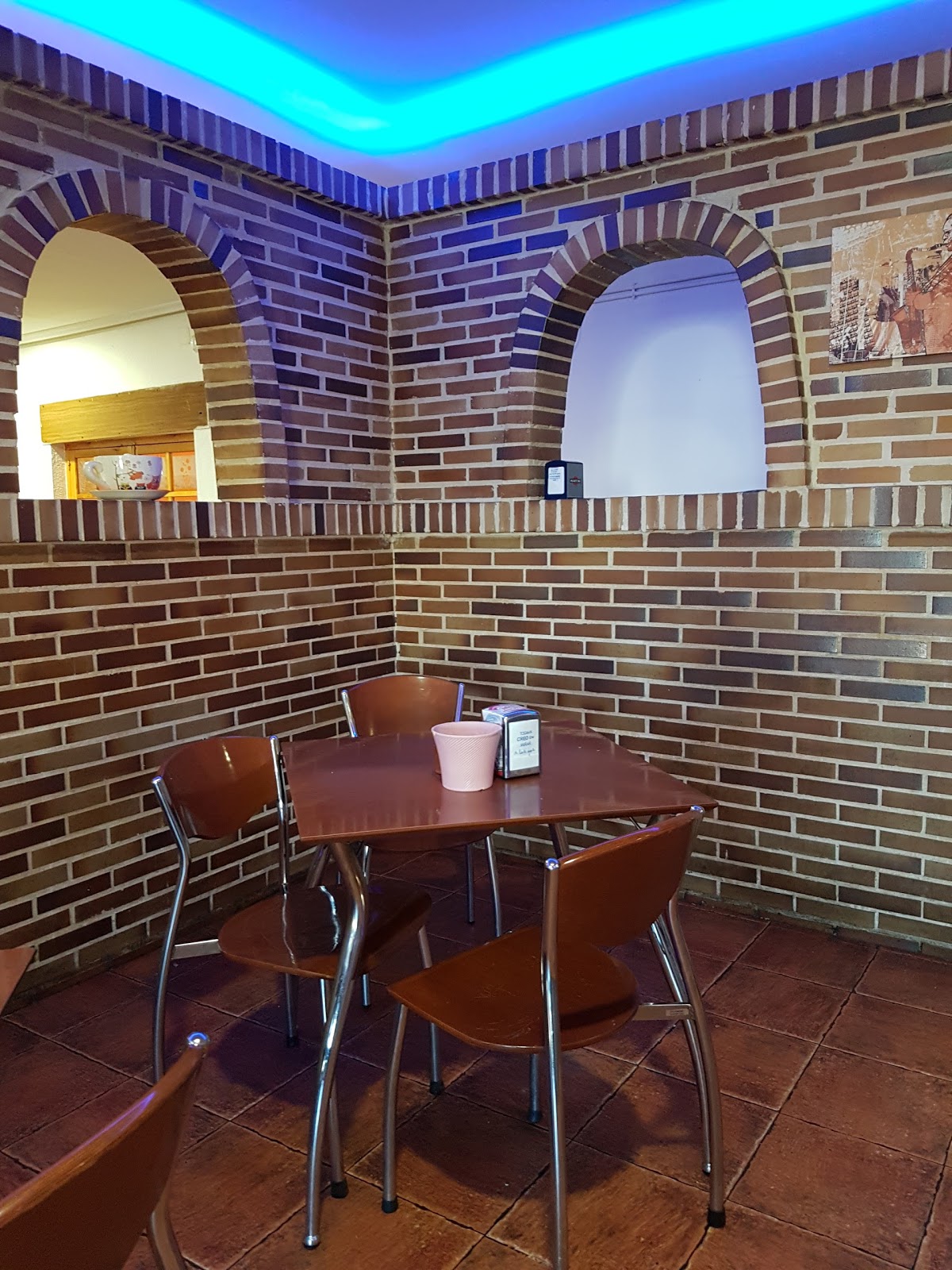 Hostal y Restaurante El Peregrino, pension accommodation in El Burgo Ranero on the Camino Frances