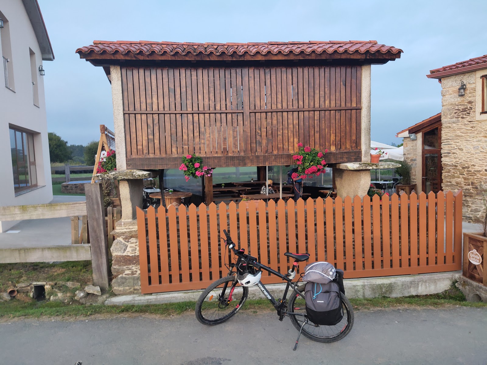 Albergue El Aleman photo 11, hostel accommodation in Boente on the Camino Frances