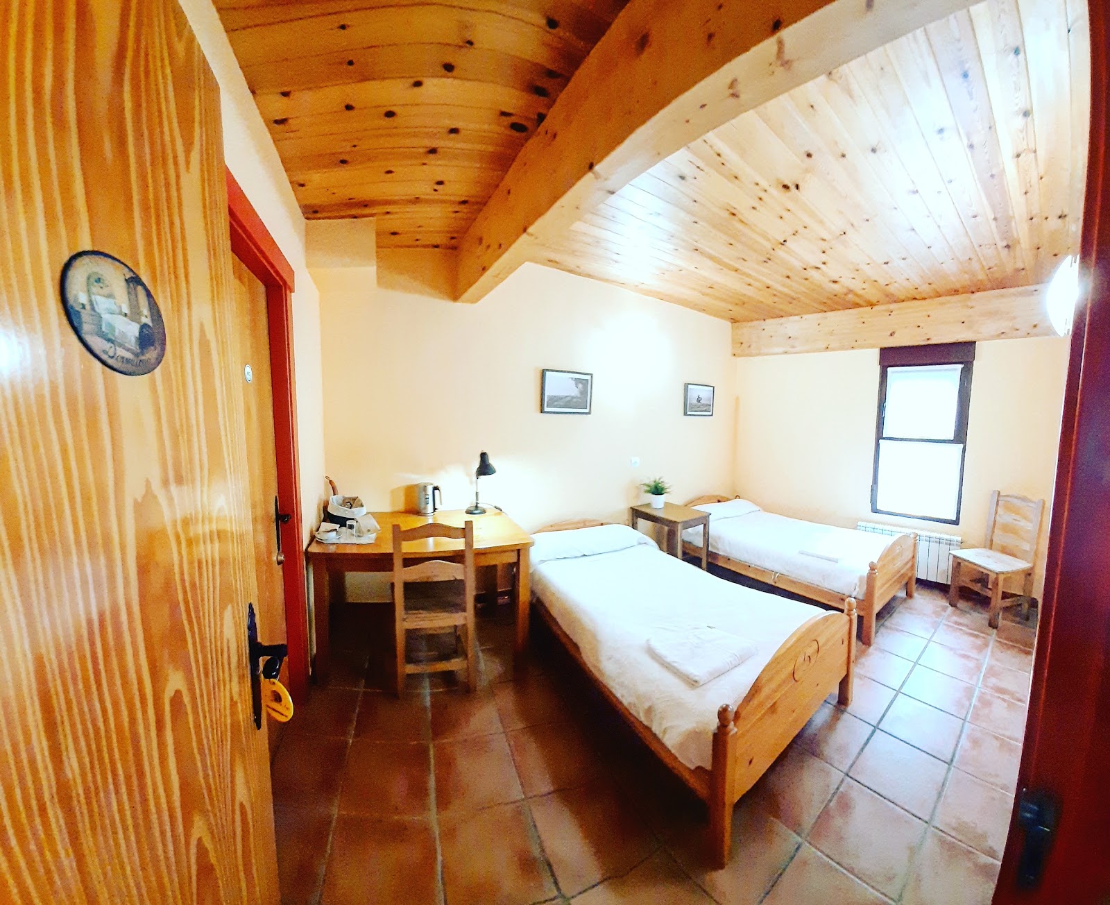 Albergue El Pajar de Agés photo 2, albergue accommodation in Agés on the Camino Frances