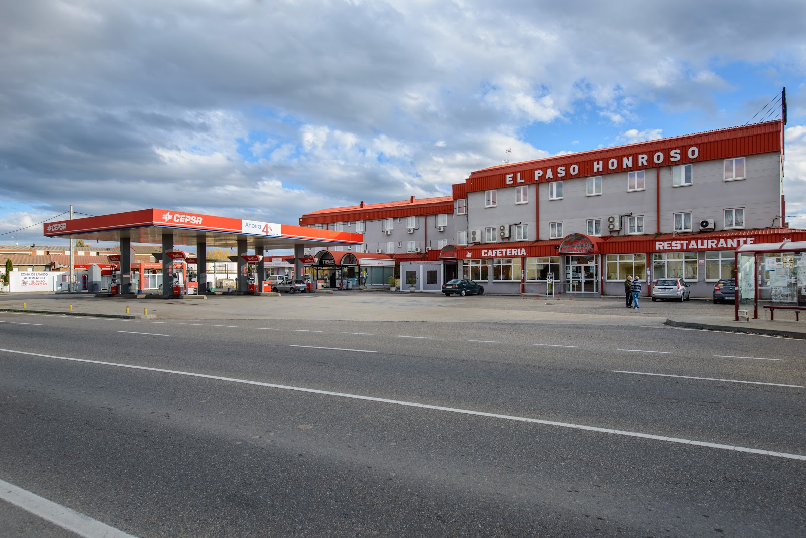 Hotel El Paso Honroso, hotel accommodation in Hospital de Orbigo on the Camino Frances