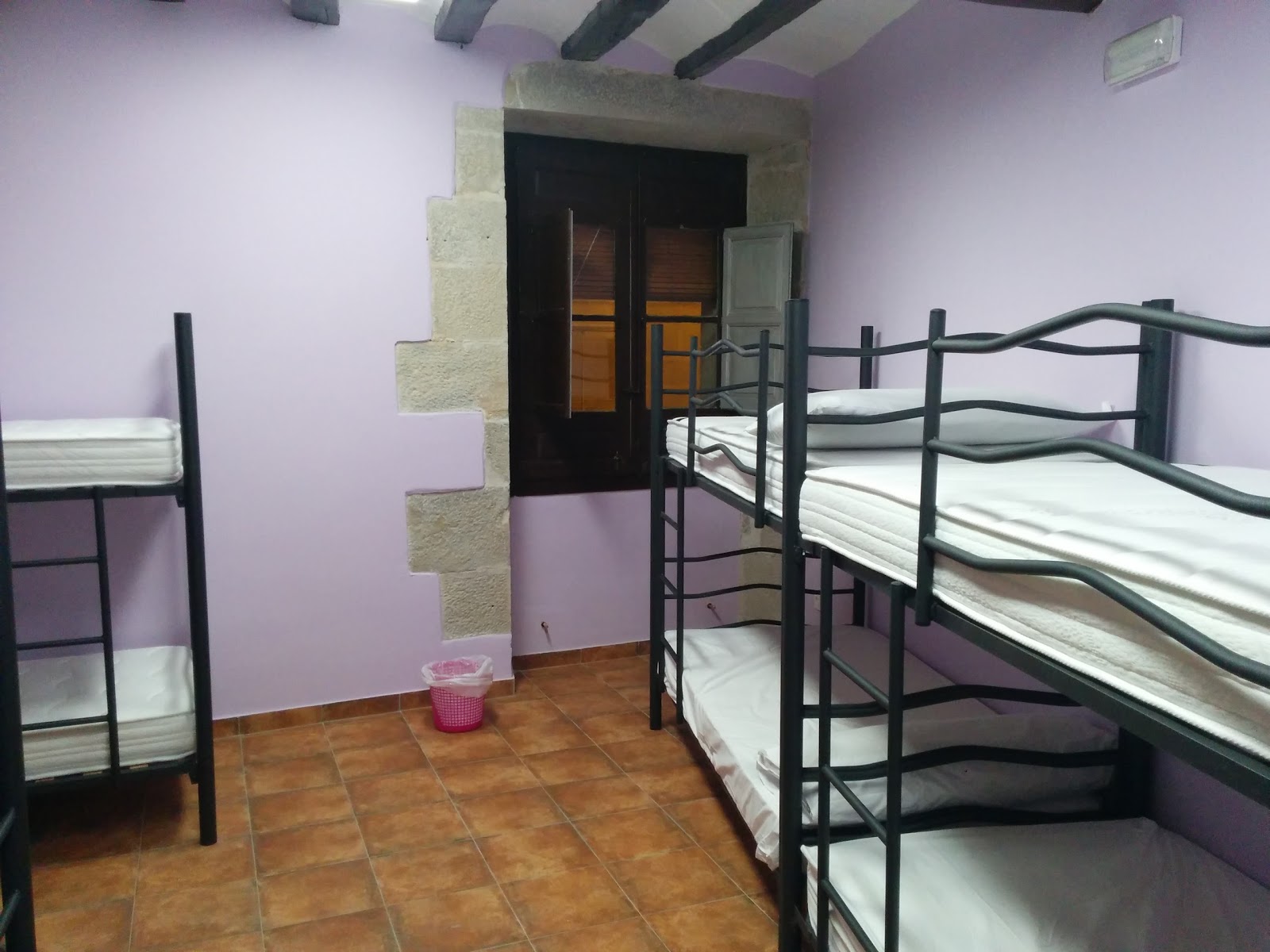 Albergue de Peregrinos - Bar El Cantero photo 10, albergue accommodation in Maneru on the Camino Frances