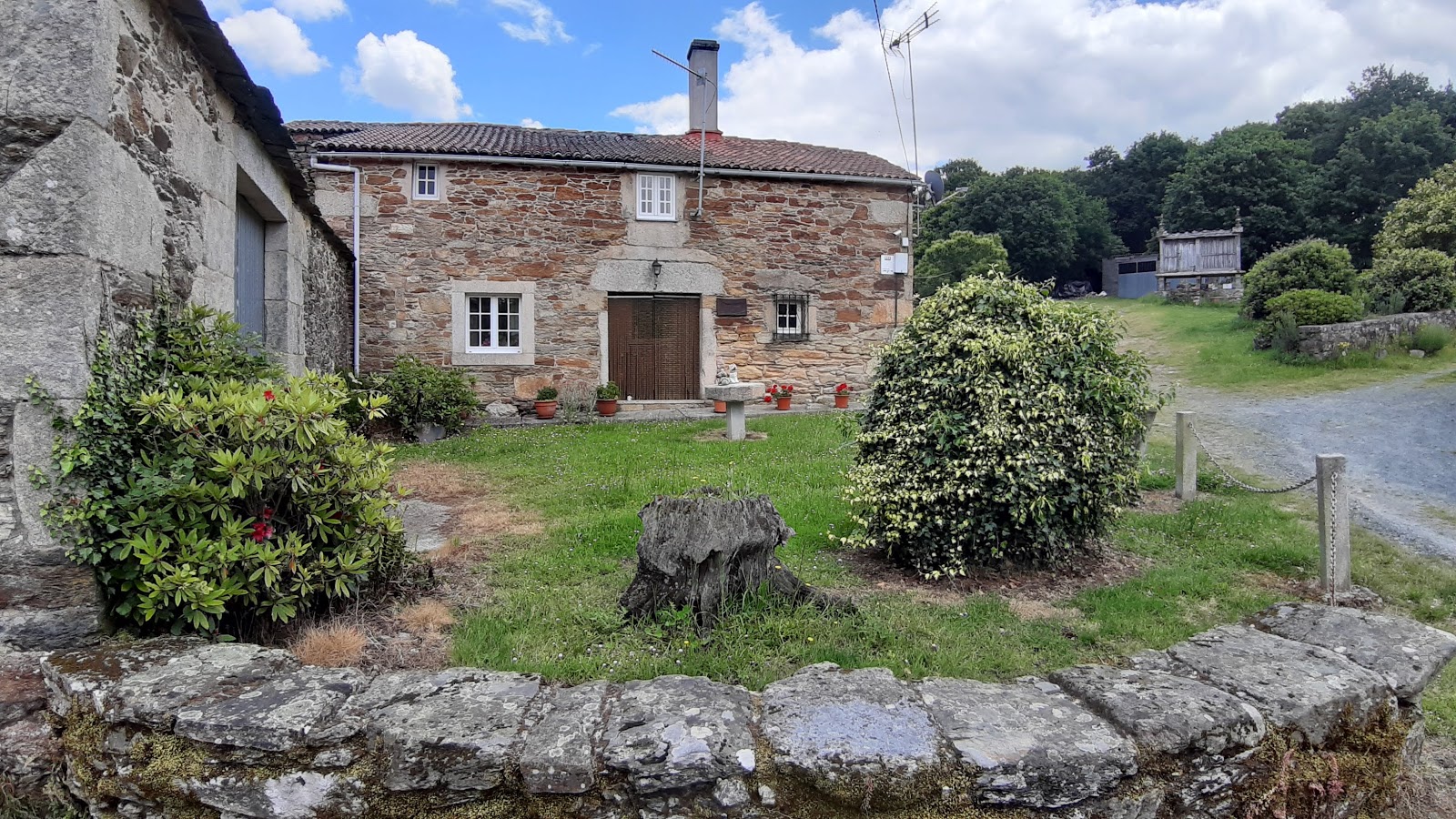 Albergue La Fuente del Peregrino photo 6, albergue accommodation in Ligonde on the Camino Frances