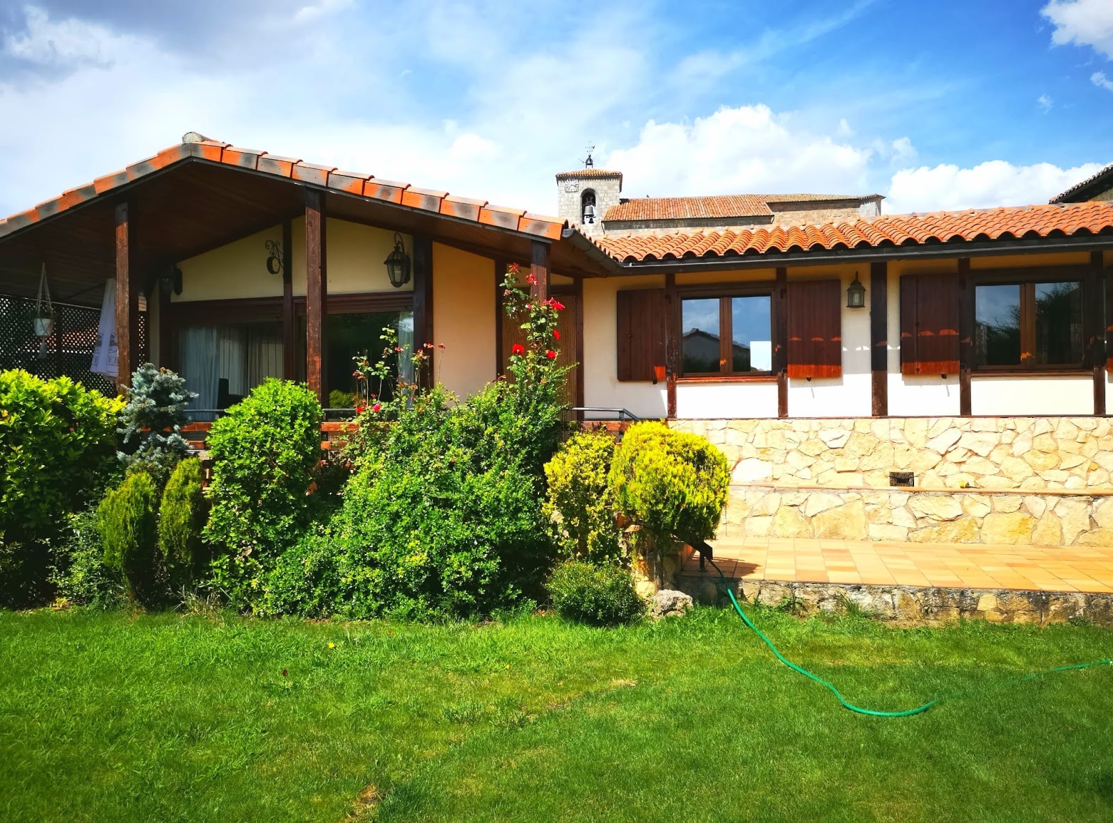 Casa Rural Atapuerca Sansil, apartment accommodation in Atapuerca on the Camino Frances