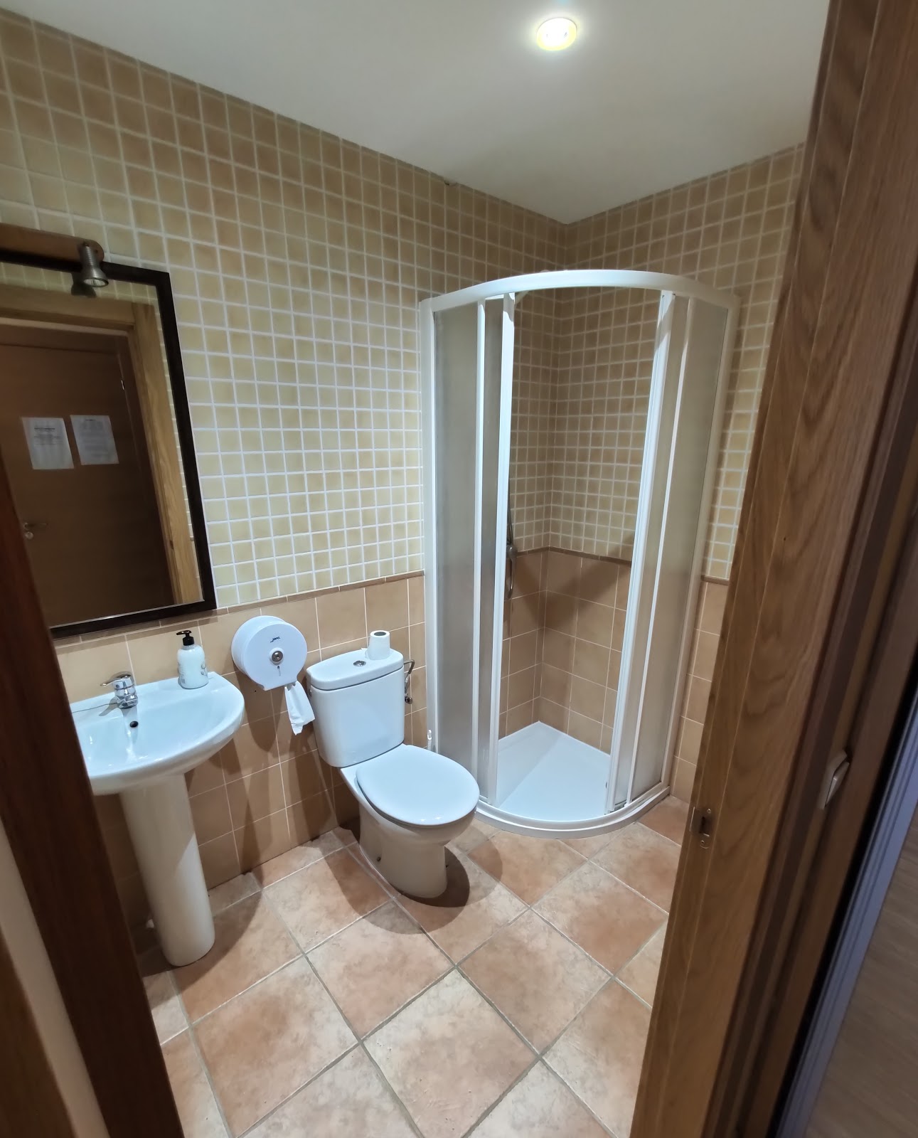 Albergue “Via Trajana“ photo 5, albergue accommodation in Calzadilla de los Hermanillos on the Camino Frances