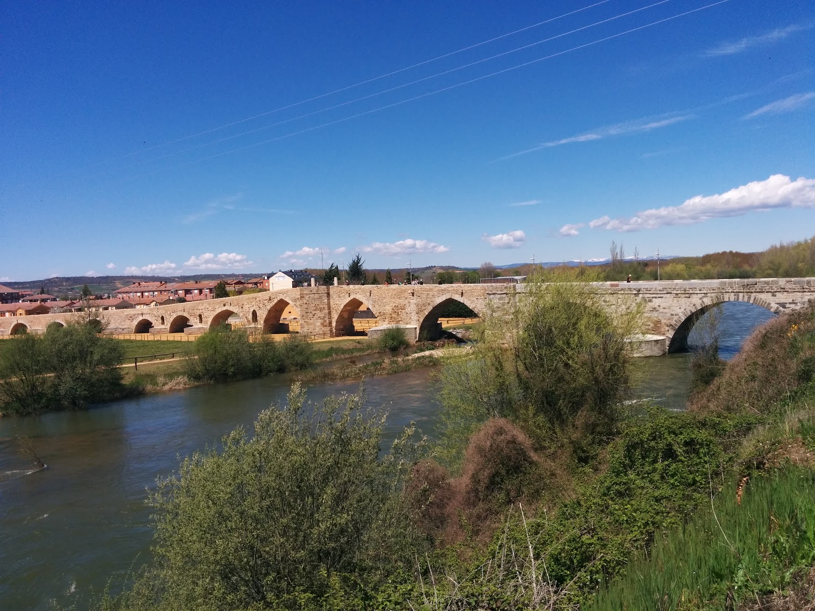 Puente de Órbigo photo 2, albergue accommodation in Hospital de Orbigo on the Camino Frances
