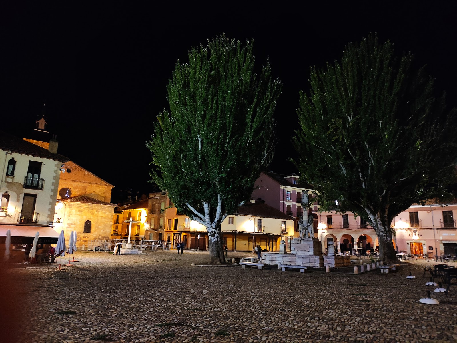 Albergue at the Benedictine Sisters Convent photo 10, albergue accommodation in León on the Camino Frances