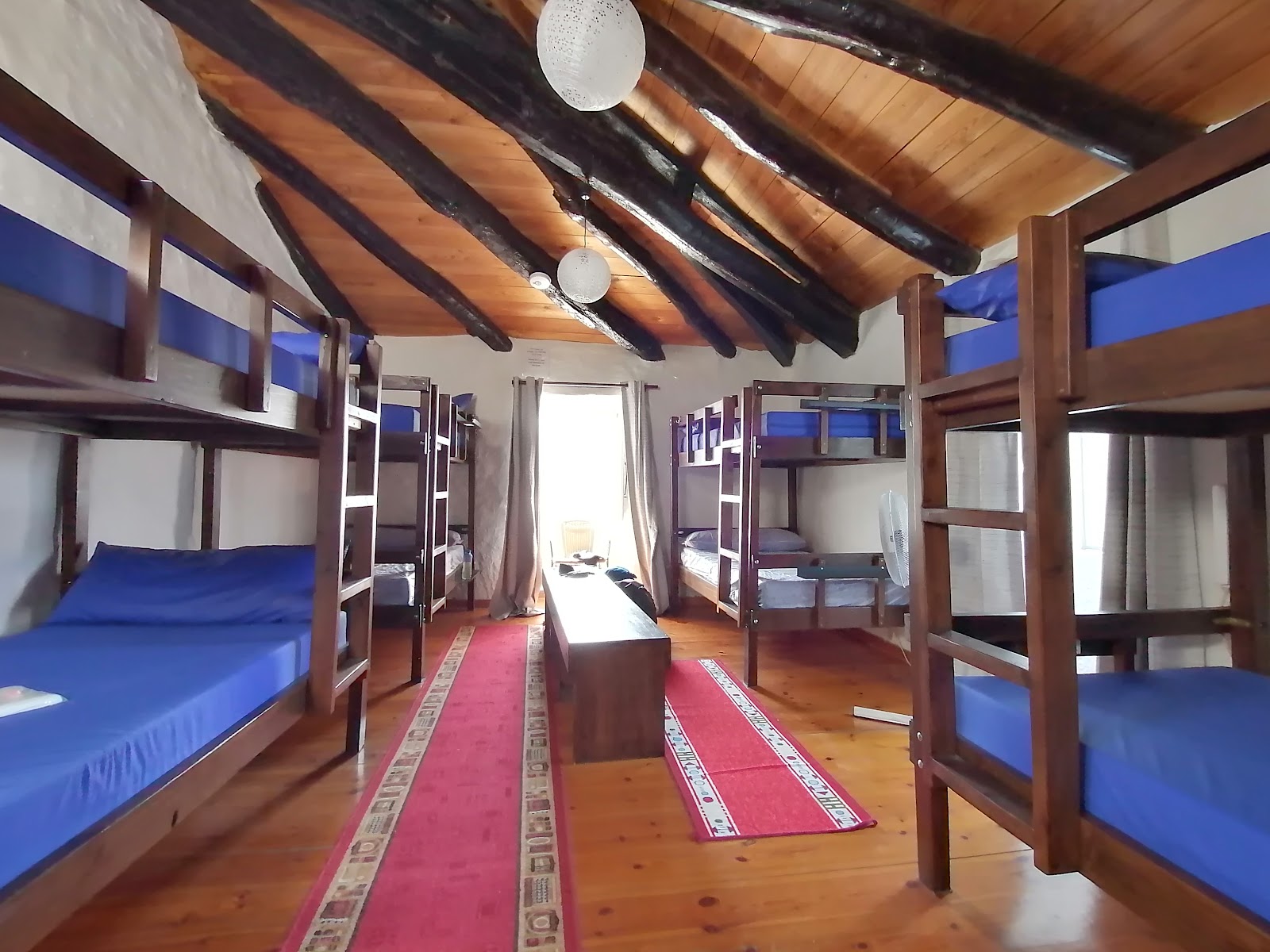 Casa Banderas photo 2, albergue accommodation in Vilachá on the Camino Frances