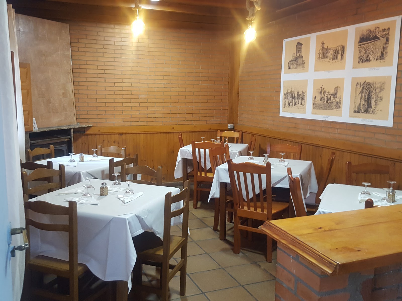 Restaurante Albergue Gil photo 3, albergue accommodation in Reliegos on the Camino Frances