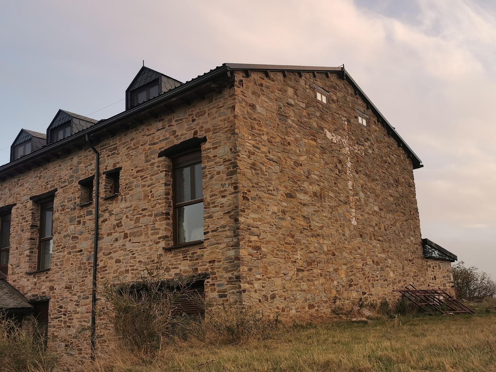 Albergue de peregrino Cruz de fierro photo 9, albergue accommodation in Foncebadón on the Camino Frances