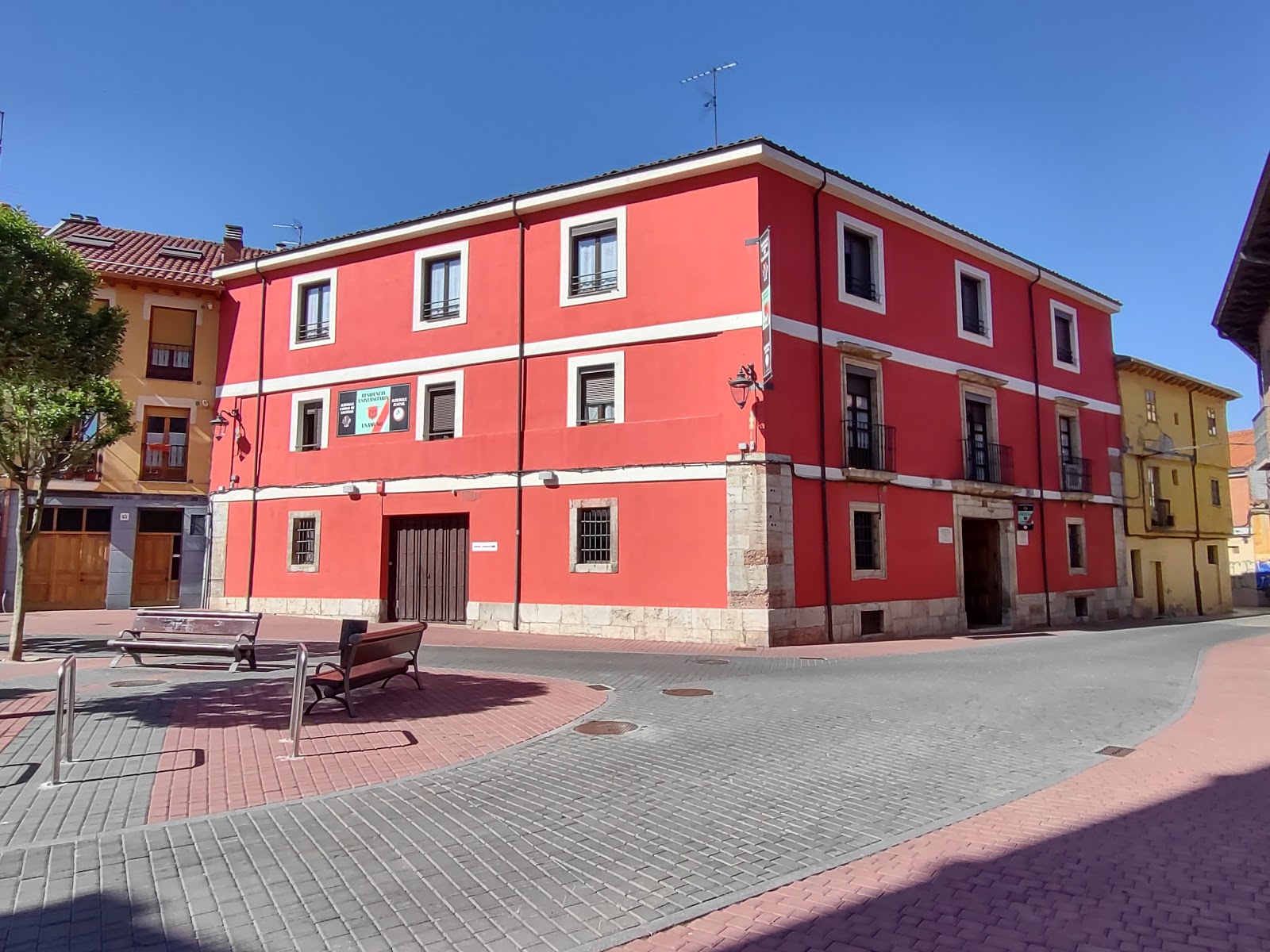 Residencia Universitaria y Albergue Miguel de Unamuno photo 8, albergue accommodation in León on the Camino Frances