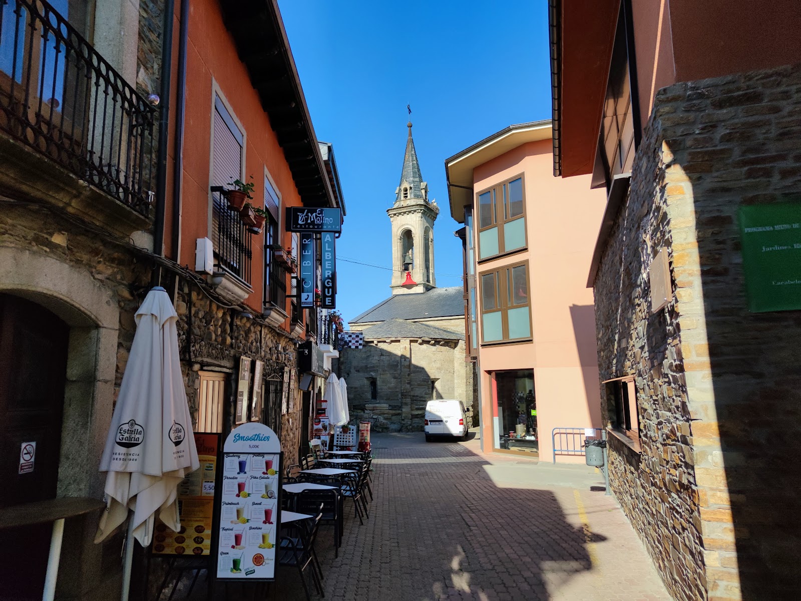 Alojamiento y Albergue EL MOLINO Restaurante, albergue accommodation in Cacabelos on the Camino Frances