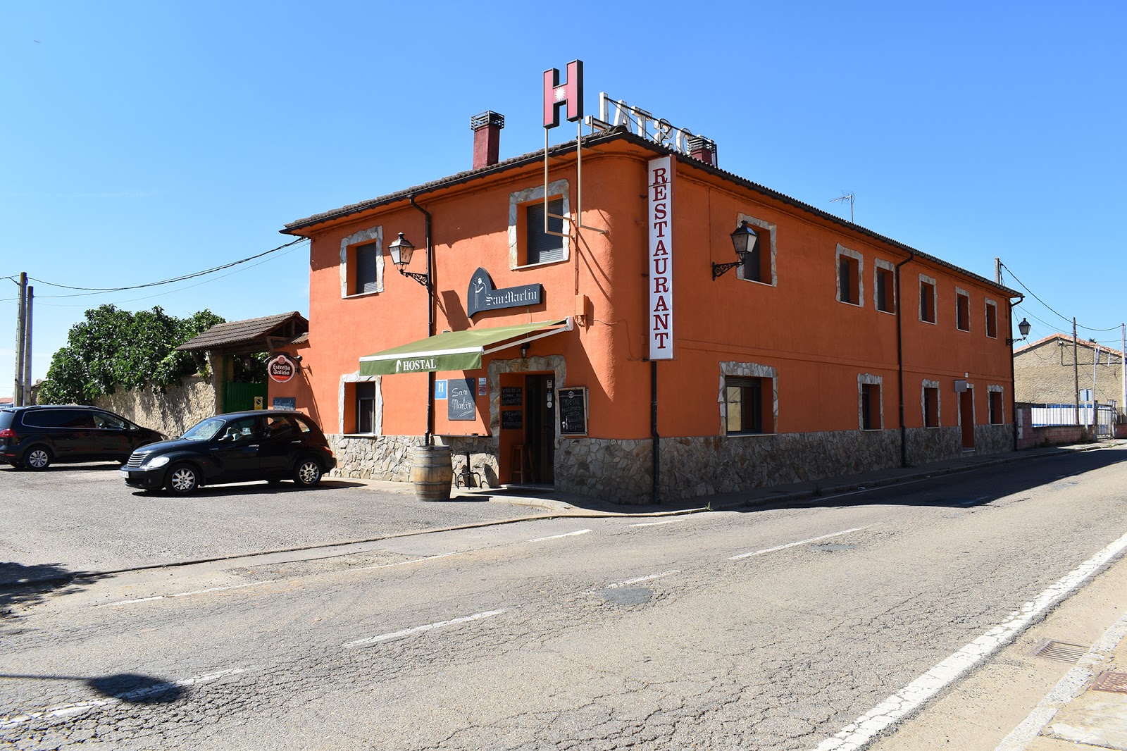 Hostal San Martín, pension accommodation in Mansilla de las Mulas on the Camino Frances