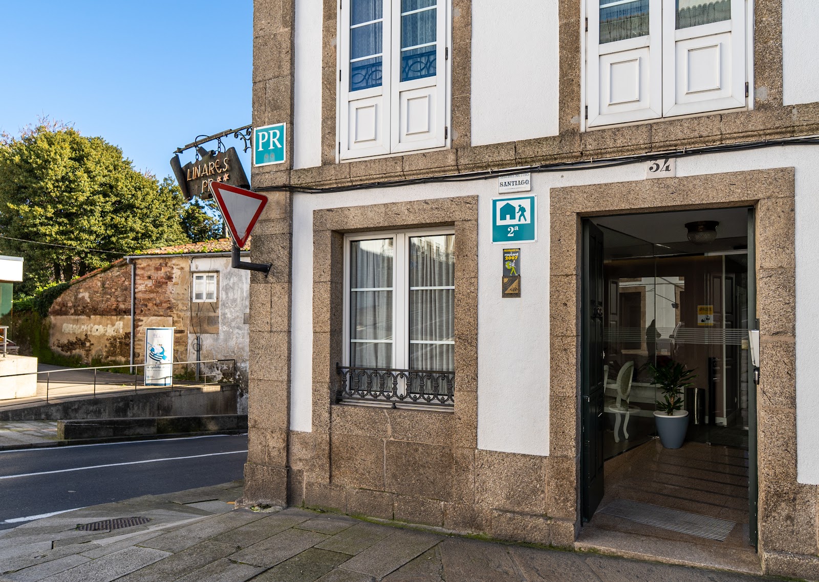PR Linares, hotel accommodation in Santiago de Compostela on the Camino Frances