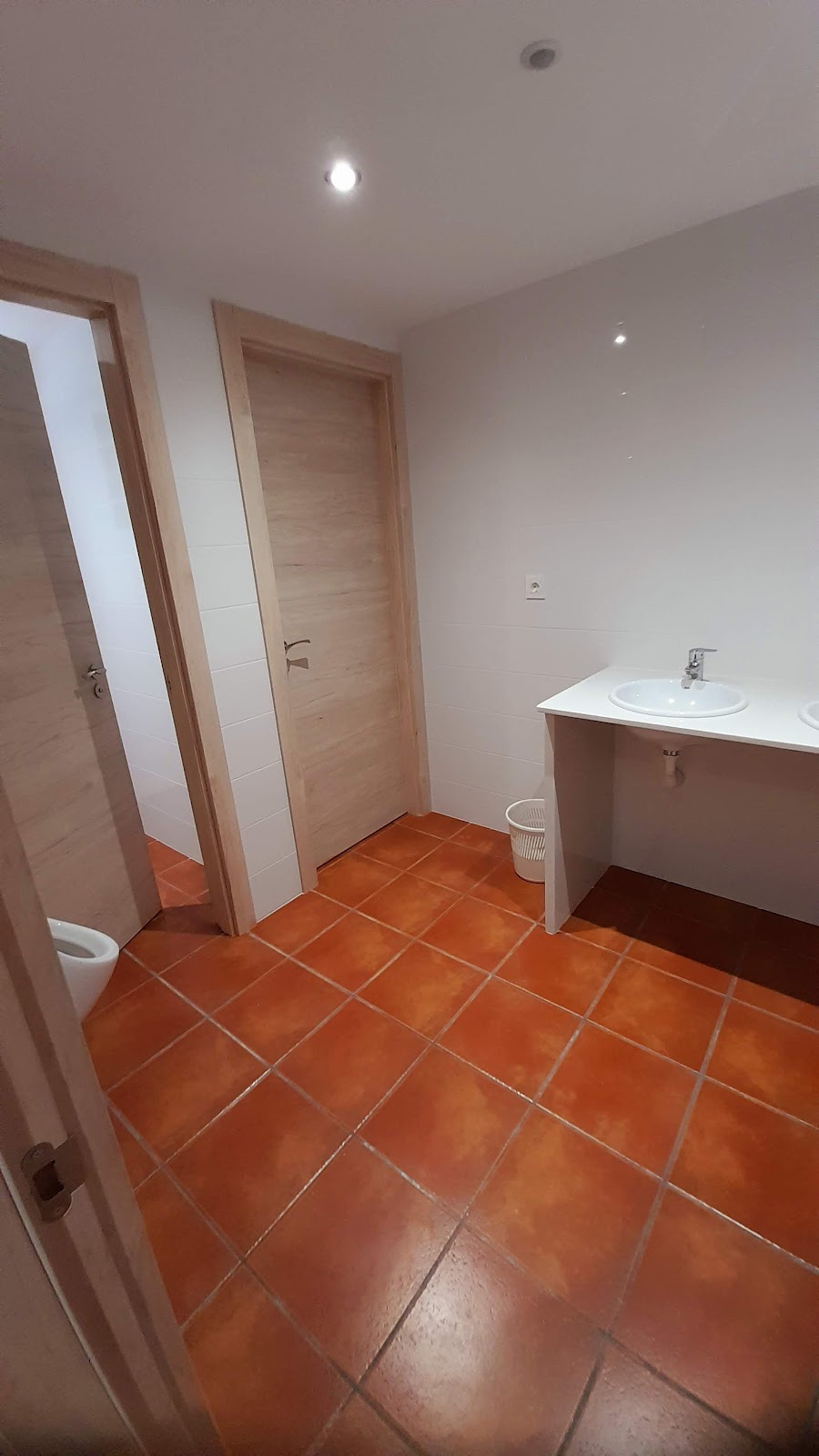 Albergue Municipal photo 6, albergue accommodation in Calzadilla de los Hermanillos on the Camino Frances