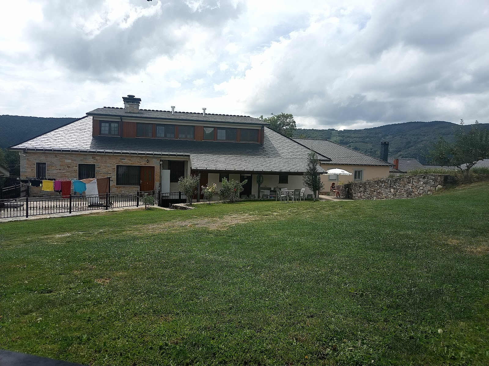 Bar Albergue La Escuela photo 13, hostel accommodation in Laguna de Castilla on the Camino Frances