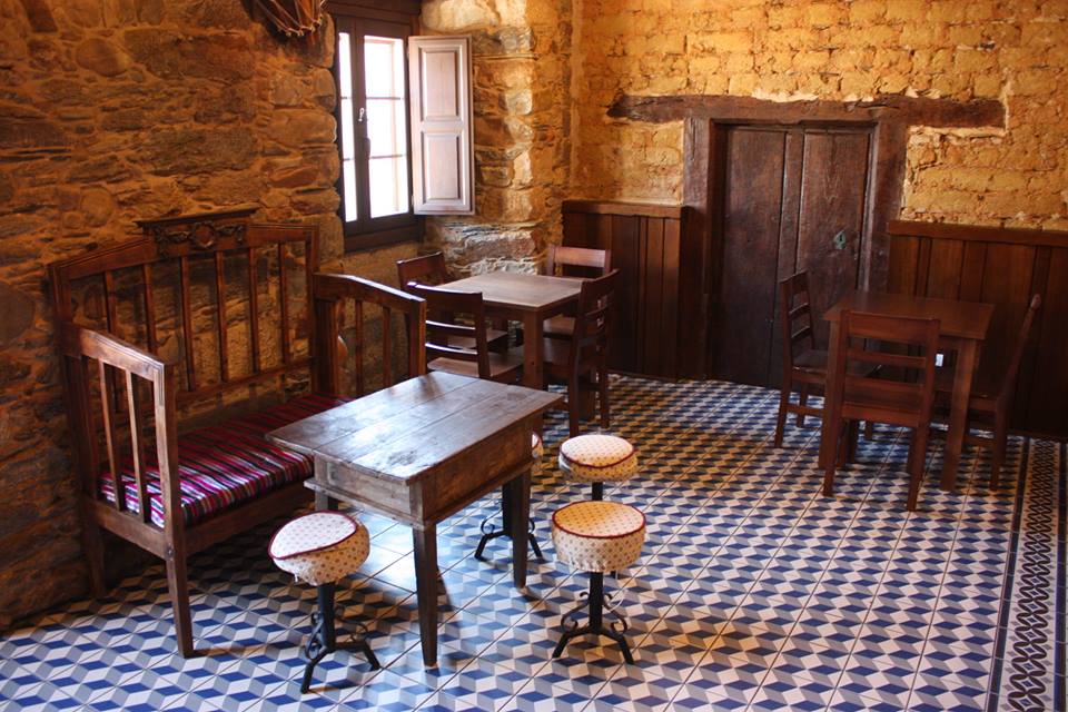 Hostal La Medina Camponaraya photo 17, hotel accommodation in Camponaraya on the Camino Frances