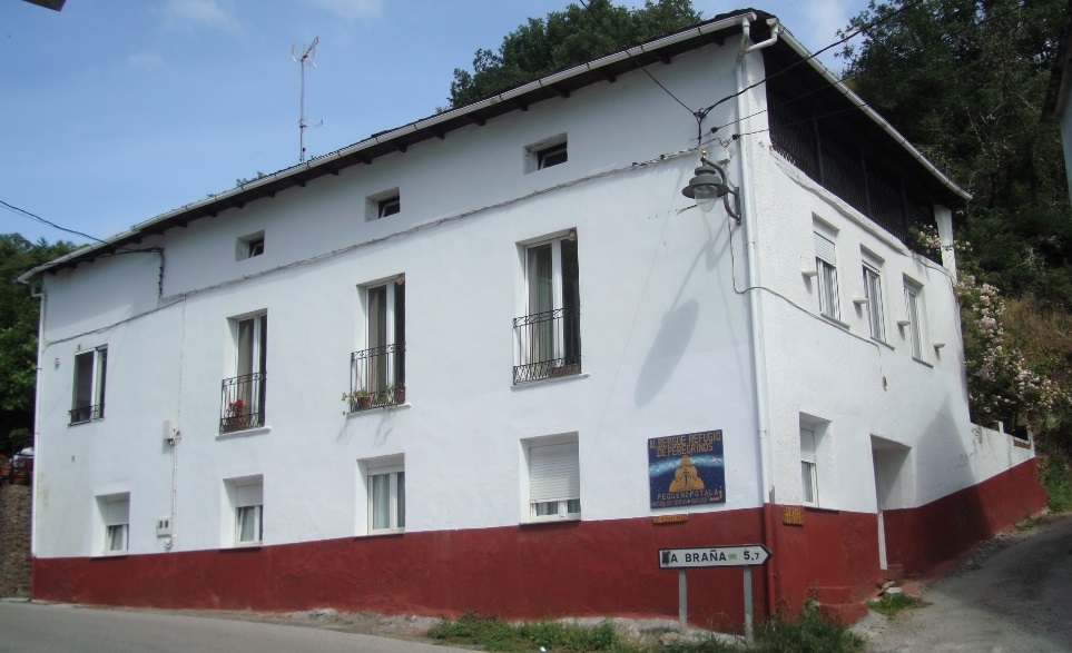 Albergue Refugio Pequeno Potala, albergue accommodation in Ruitelán on the Camino Frances